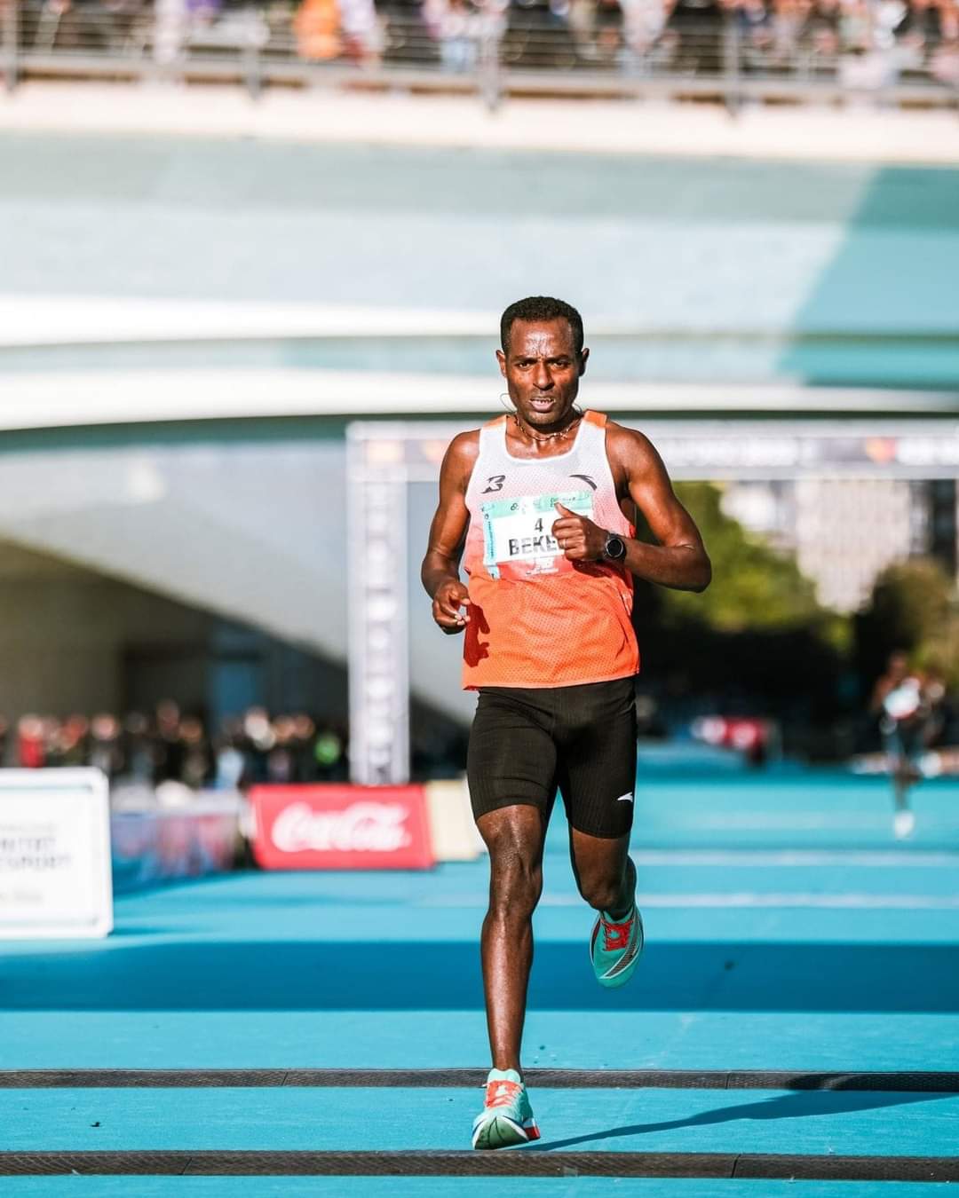 Kenenisa Bekele en el Maratón de Valencia 2023. SPORTMEDIA.