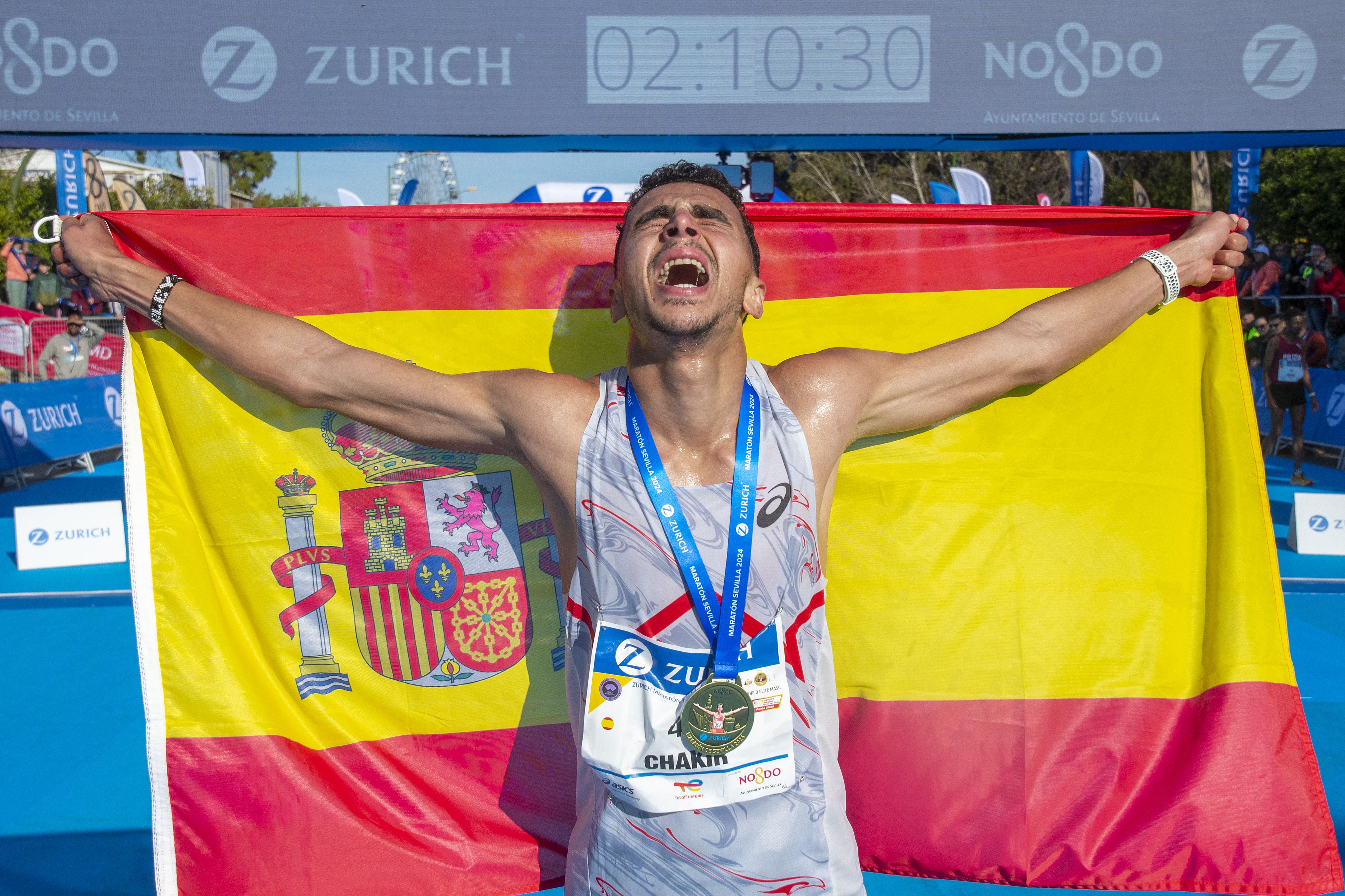 Ibrahim Chakir en el Zurich Maratón de Sevilla 2024, donde logró la plaza para los Juegos Olímpicos de París. JUANJO ÚBEDA