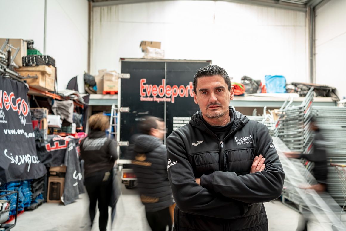 Aarón de la Cuadra lleva 15 años al frente de Evedeport, durante los cuales ha perdido la cuenta de las carreras que ha organizado. VSM PHOTOEVENTS (VÍCTOR SECO)