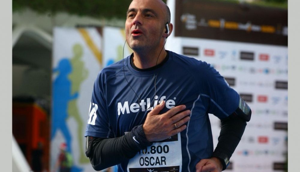 Óscar Herencia, participando en el Maratón de Valencia