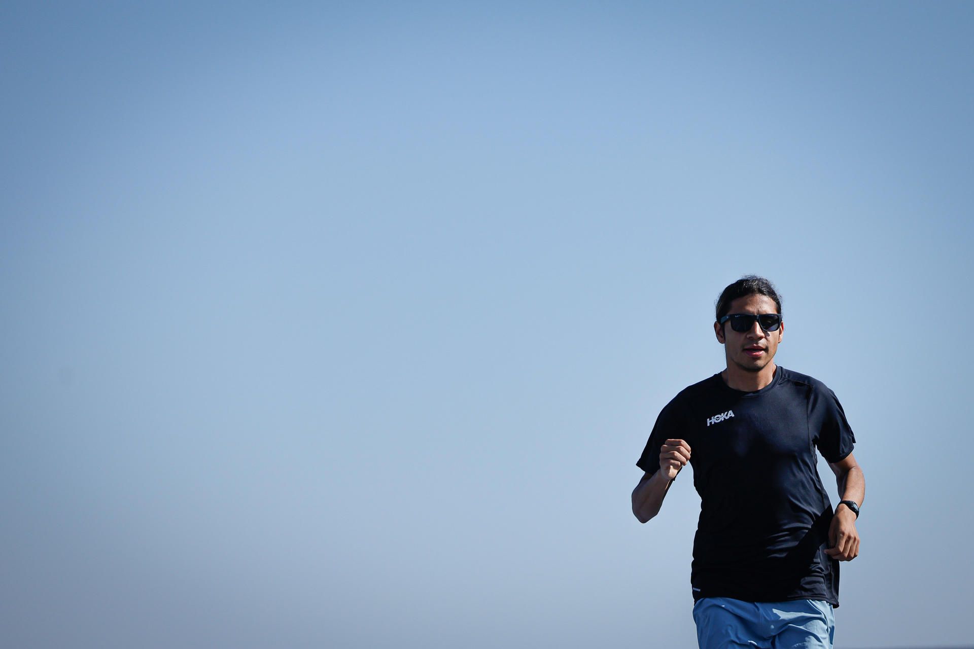 El fondista guatemalteco Luis Grijalva entrena en la pista del Parque Erick Barrondo, este viernes en Ciudad de Guatemala (Guatemala). EFE. El fondista guatemalteco Luis Grijalva entrena en la pista del Parque Erick Barrondo, este viernes en Ciudad de Guatemala (Guatemala). EFE.