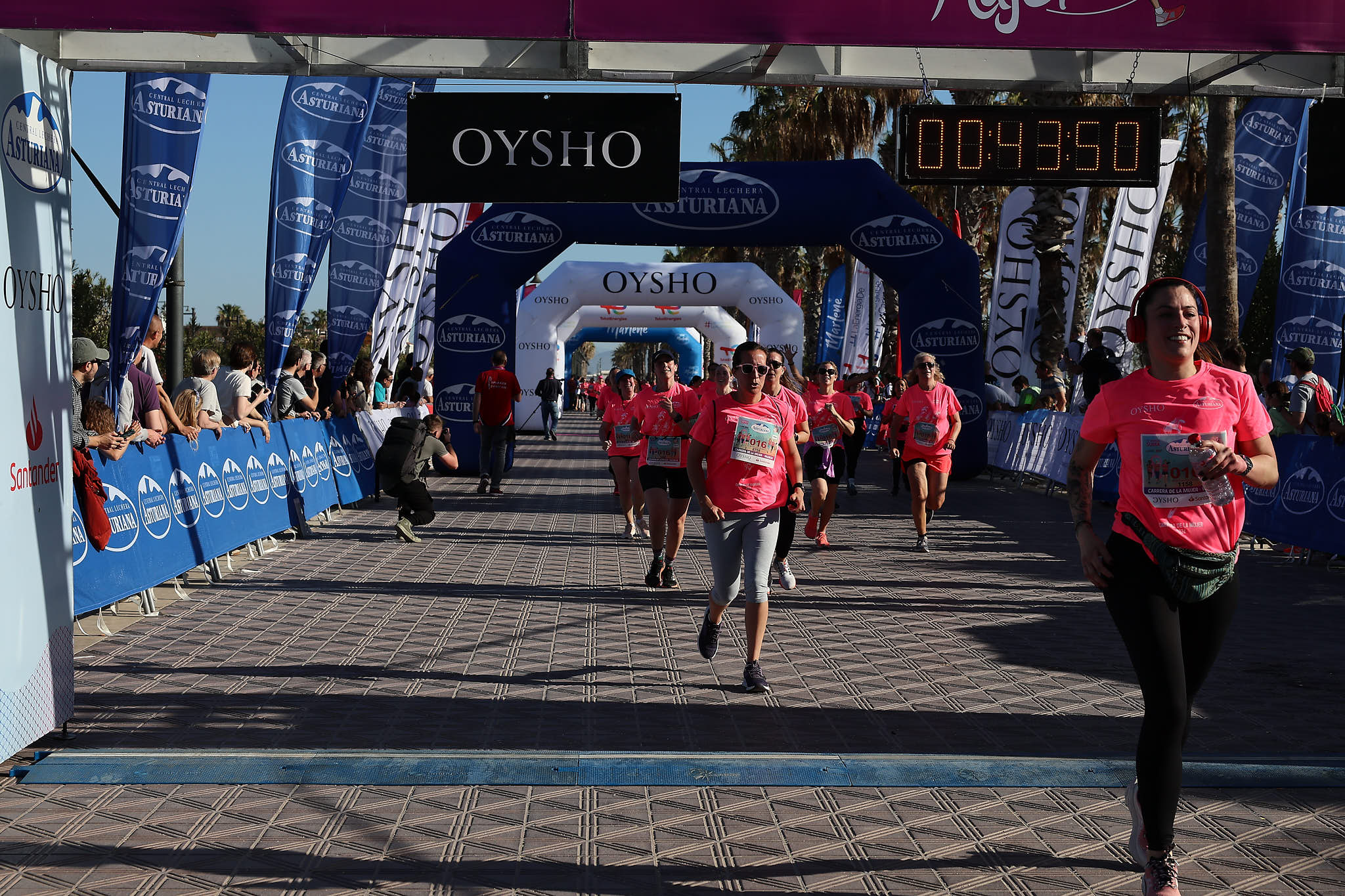 Las mejores fotos de la Carrera de la Mujer Central Lechera Asturiana de Valencia 2024. 0703
