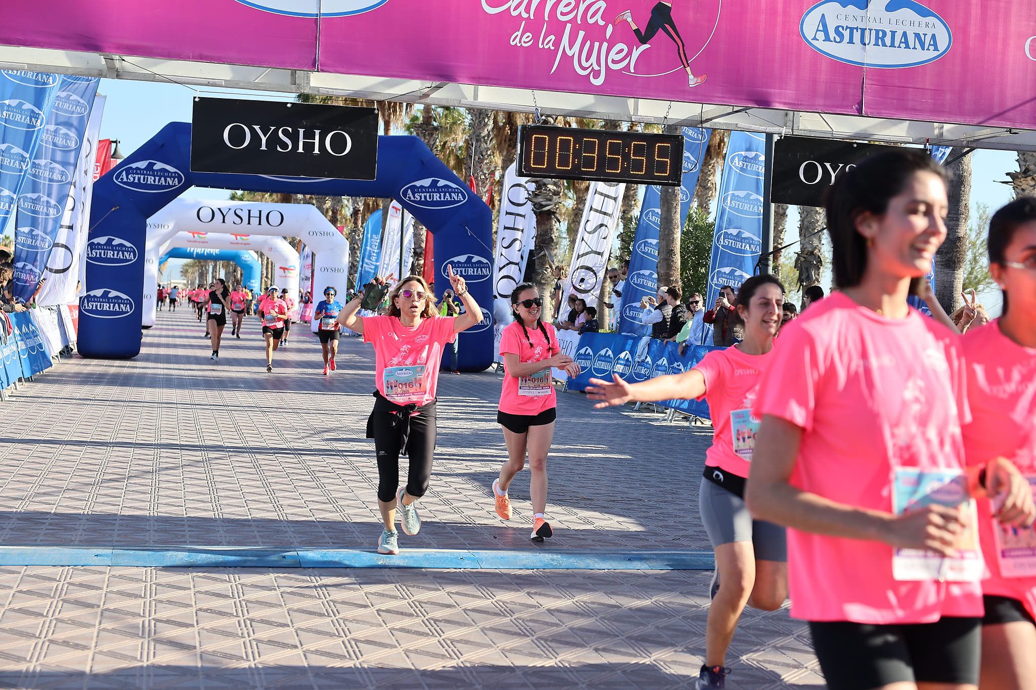 Las mejores fotos de la Carrera de la Mujer Central Lechera Asturiana de Valencia 2024. 0412