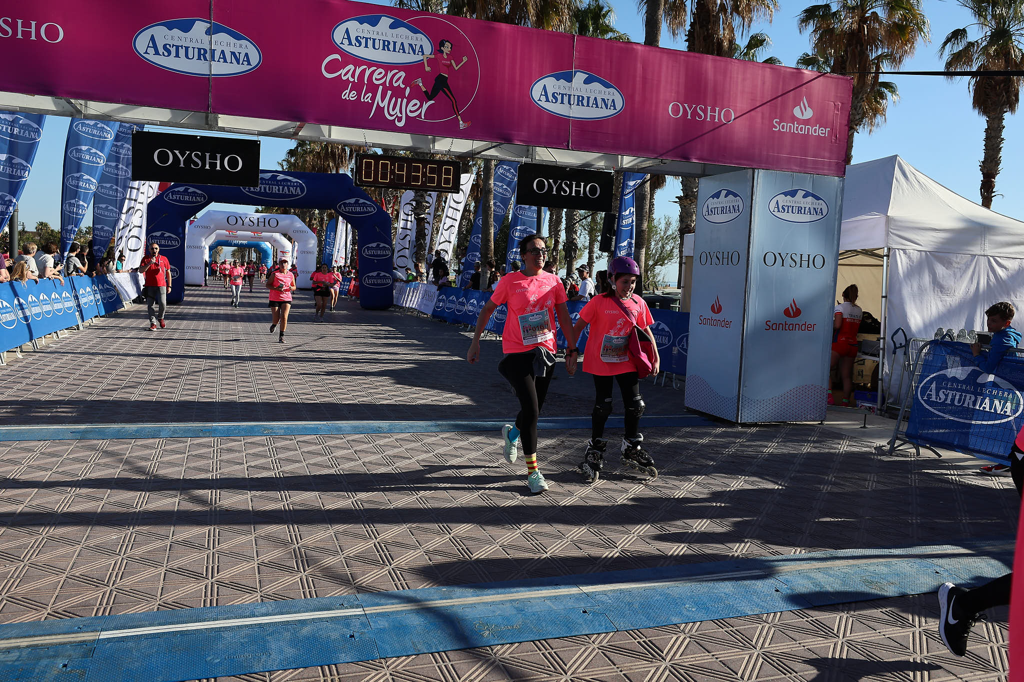 Las mejores fotos de la Carrera de la Mujer Central Lechera Asturiana de Valencia 2024. 0709