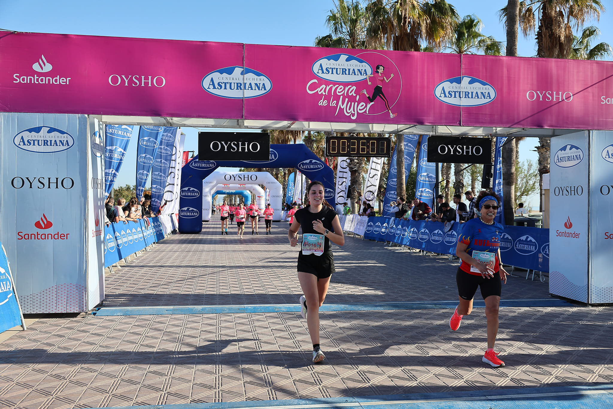 Las mejores fotos de la Carrera de la Mujer Central Lechera Asturiana de Valencia 2024. 0415