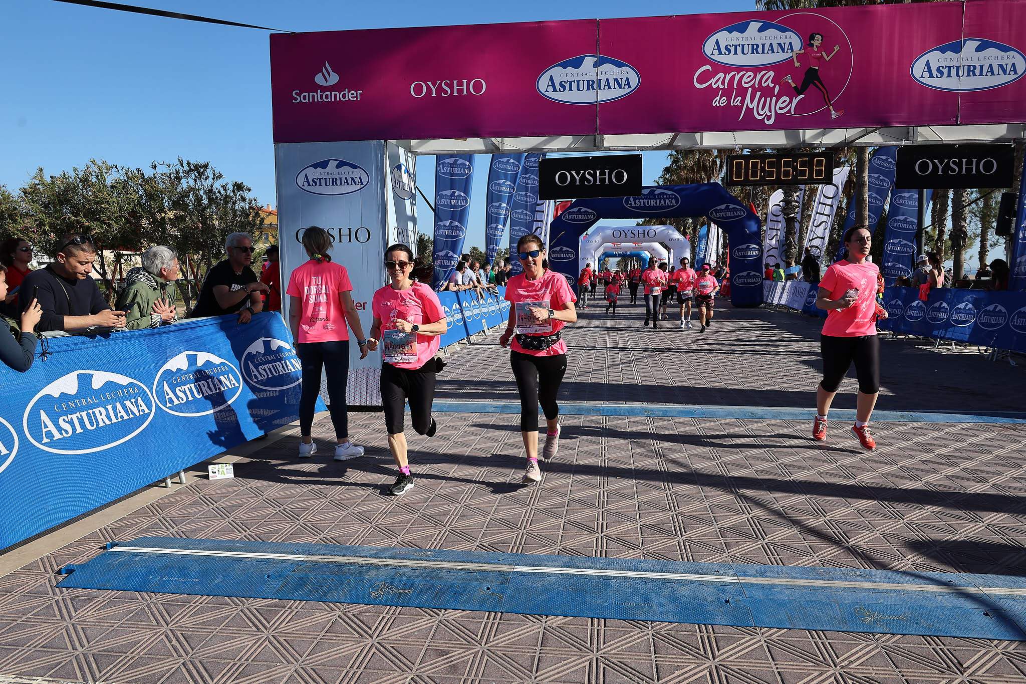 Las mejores fotos de la Carrera de la Mujer Central Lechera Asturiana de Valencia 2024. 1006
