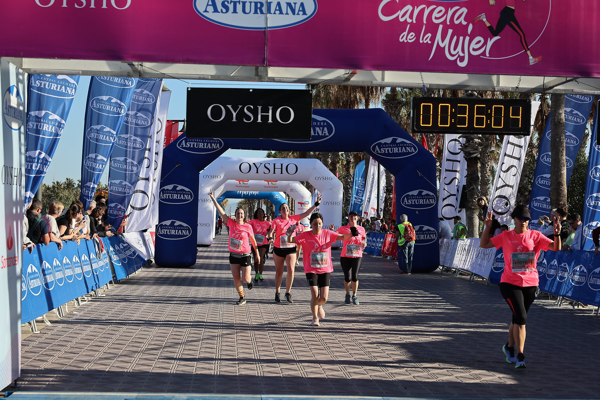 Las mejores fotos de la Carrera de la Mujer Central Lechera Asturiana de Valencia 2024. 0416