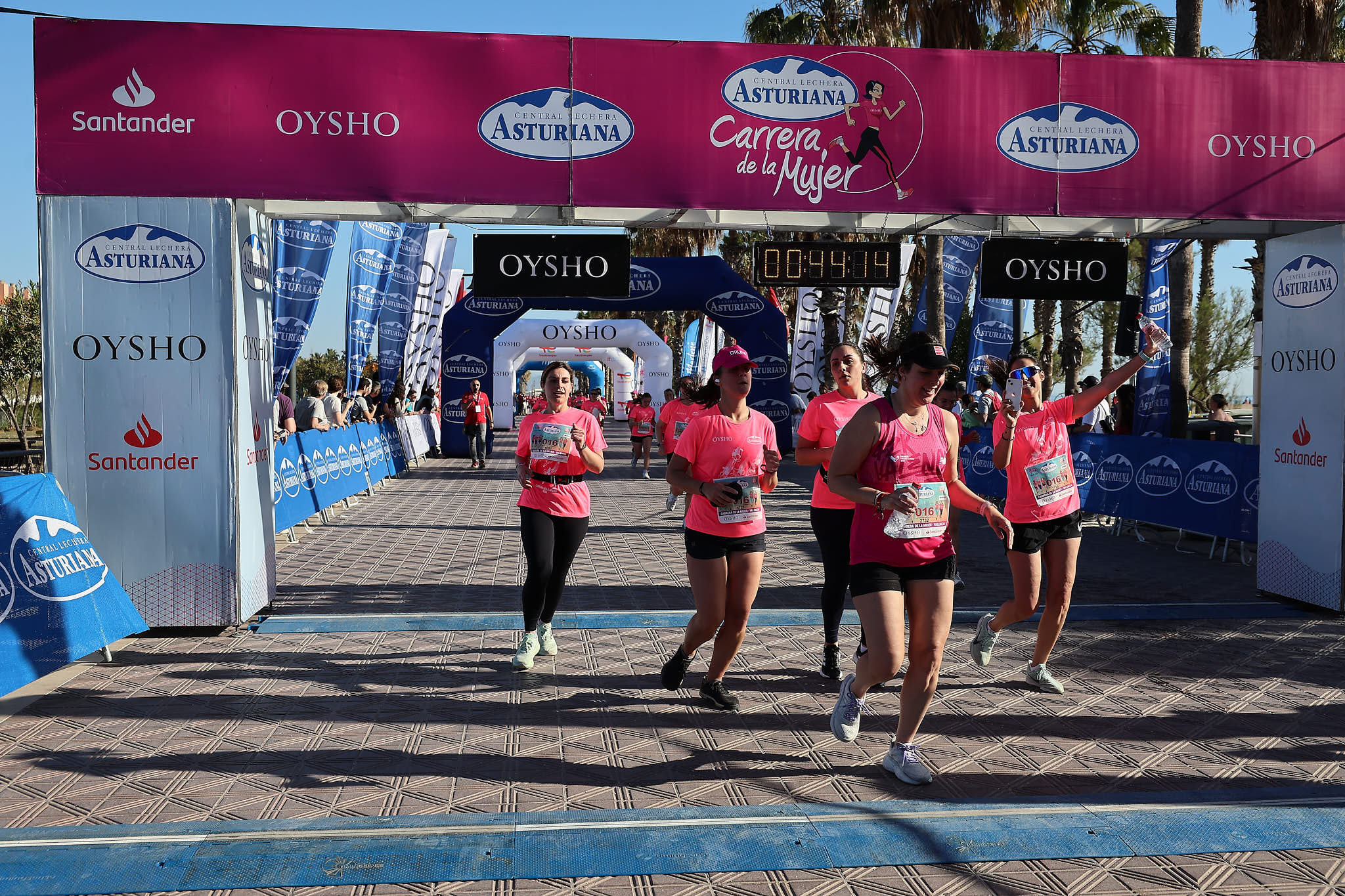 Las mejores fotos de la Carrera de la Mujer Central Lechera Asturiana de Valencia 2024. 0714