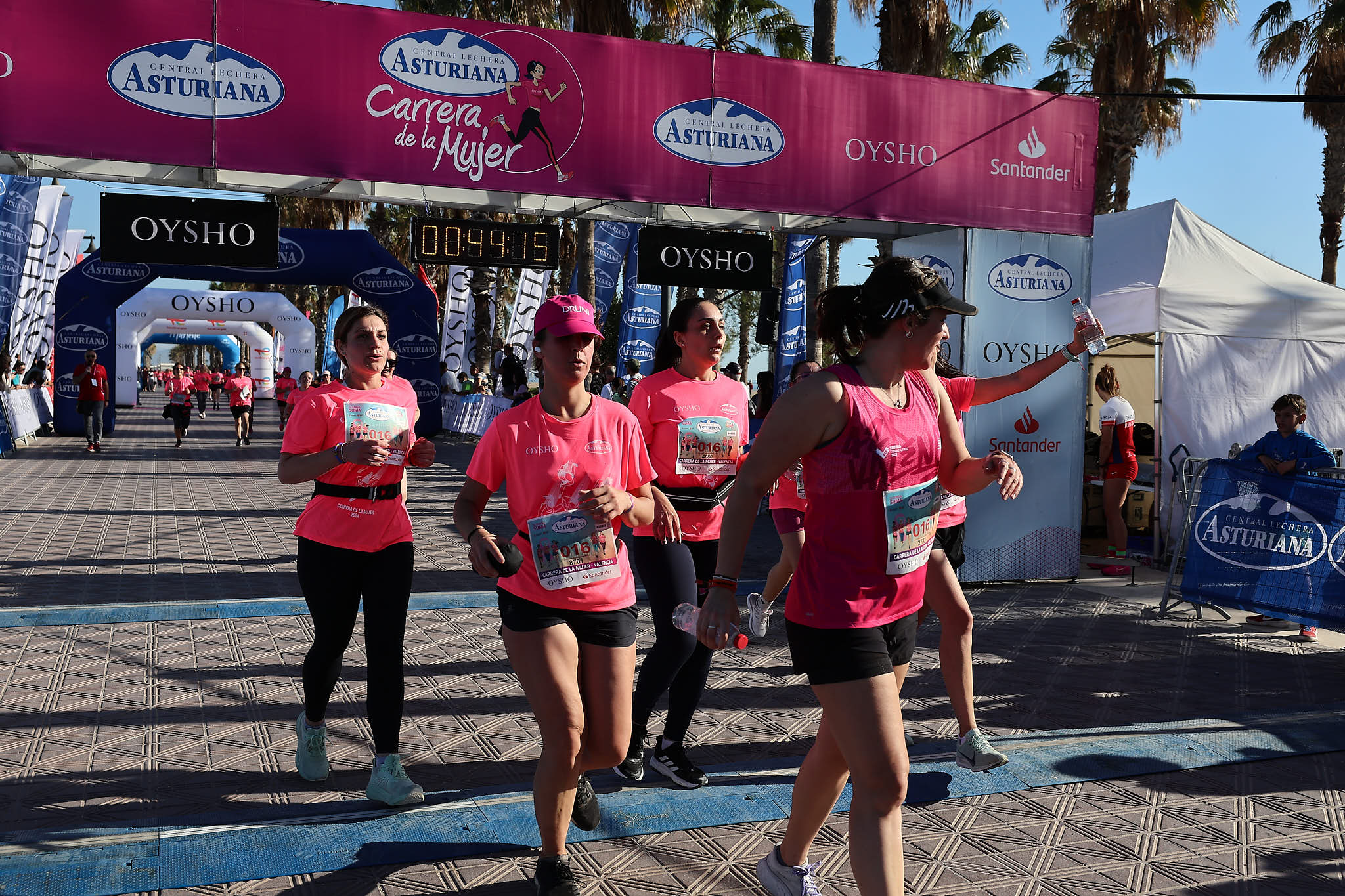 Las mejores fotos de la Carrera de la Mujer Central Lechera Asturiana de Valencia 2024. 0715