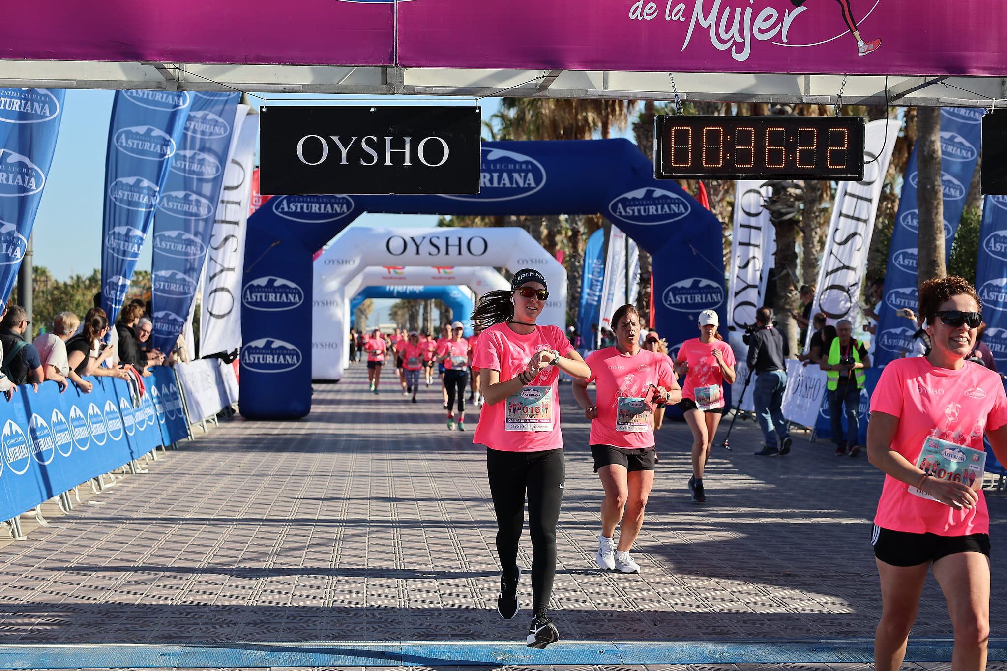 Las mejores fotos de la Carrera de la Mujer Central Lechera Asturiana de Valencia 2024. 0425