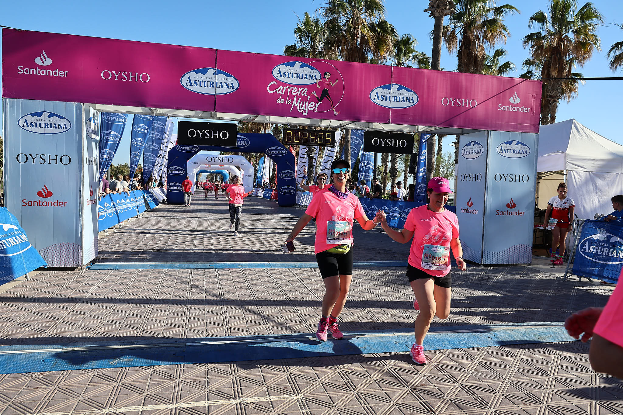 Las mejores fotos de la Carrera de la Mujer Central Lechera Asturiana de Valencia 2024. 0721