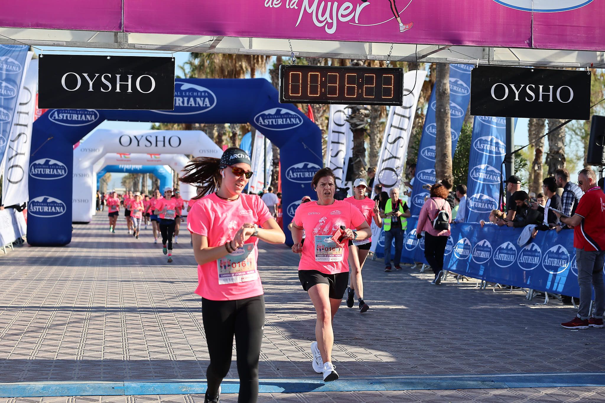 Las mejores fotos de la Carrera de la Mujer Central Lechera Asturiana de Valencia 2024. 0426