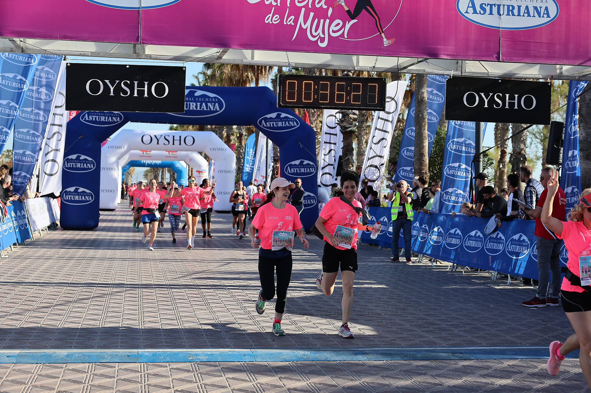 Las mejores fotos de la Carrera de la Mujer Central Lechera Asturiana de Valencia 2024. 0428