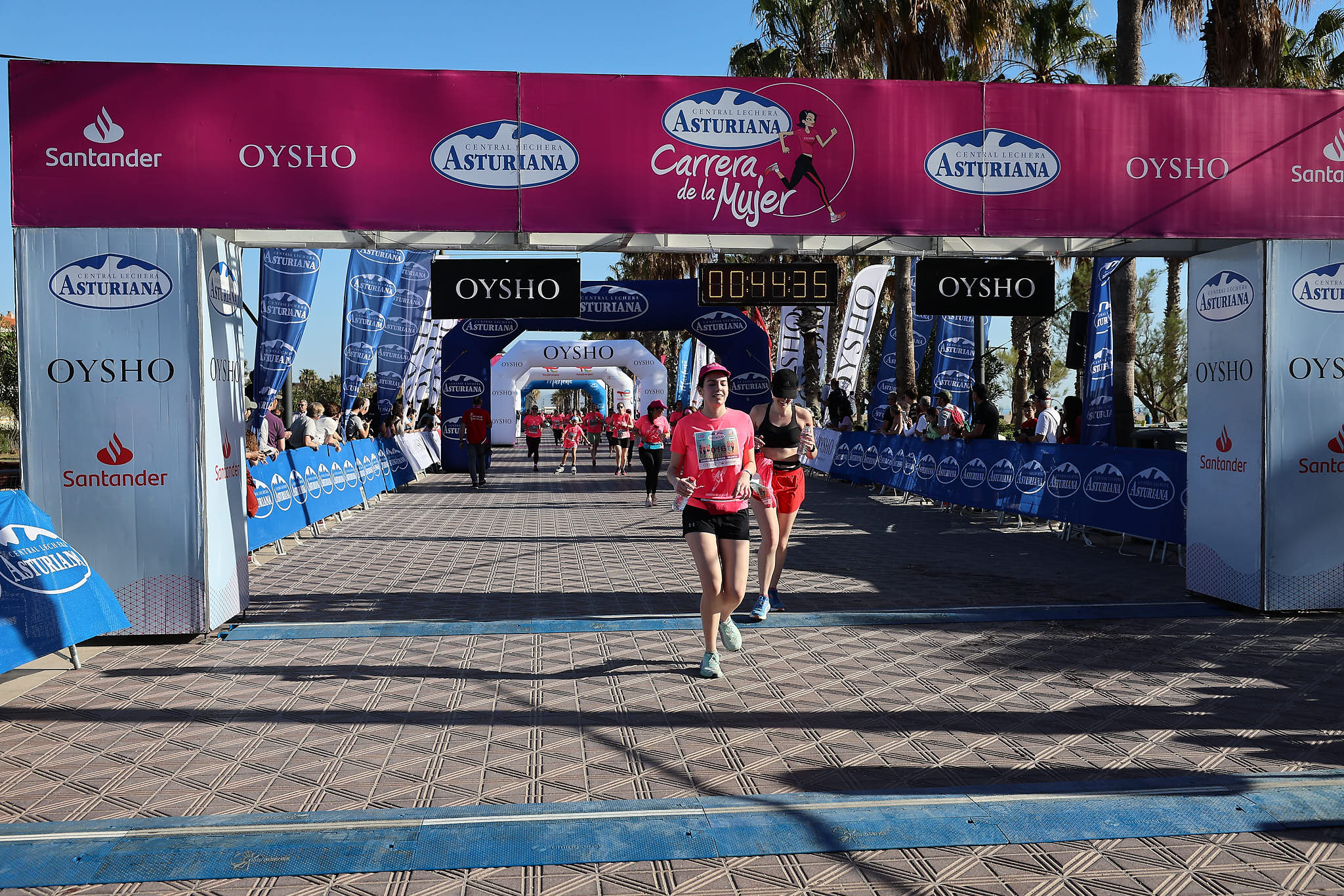 Las mejores fotos de la Carrera de la Mujer Central Lechera Asturiana de Valencia 2024. 0725