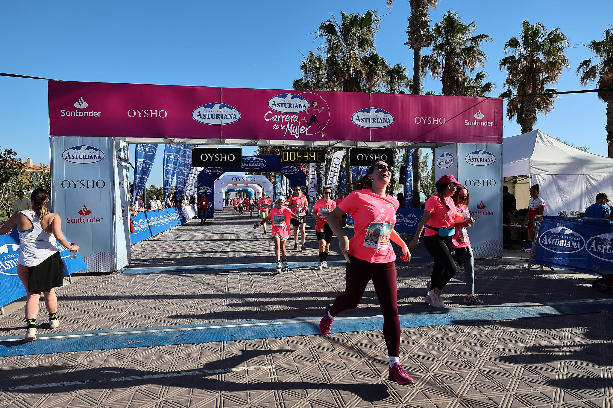 Las mejores fotos de la Carrera de la Mujer Central Lechera Asturiana de Valencia 2024. 0726