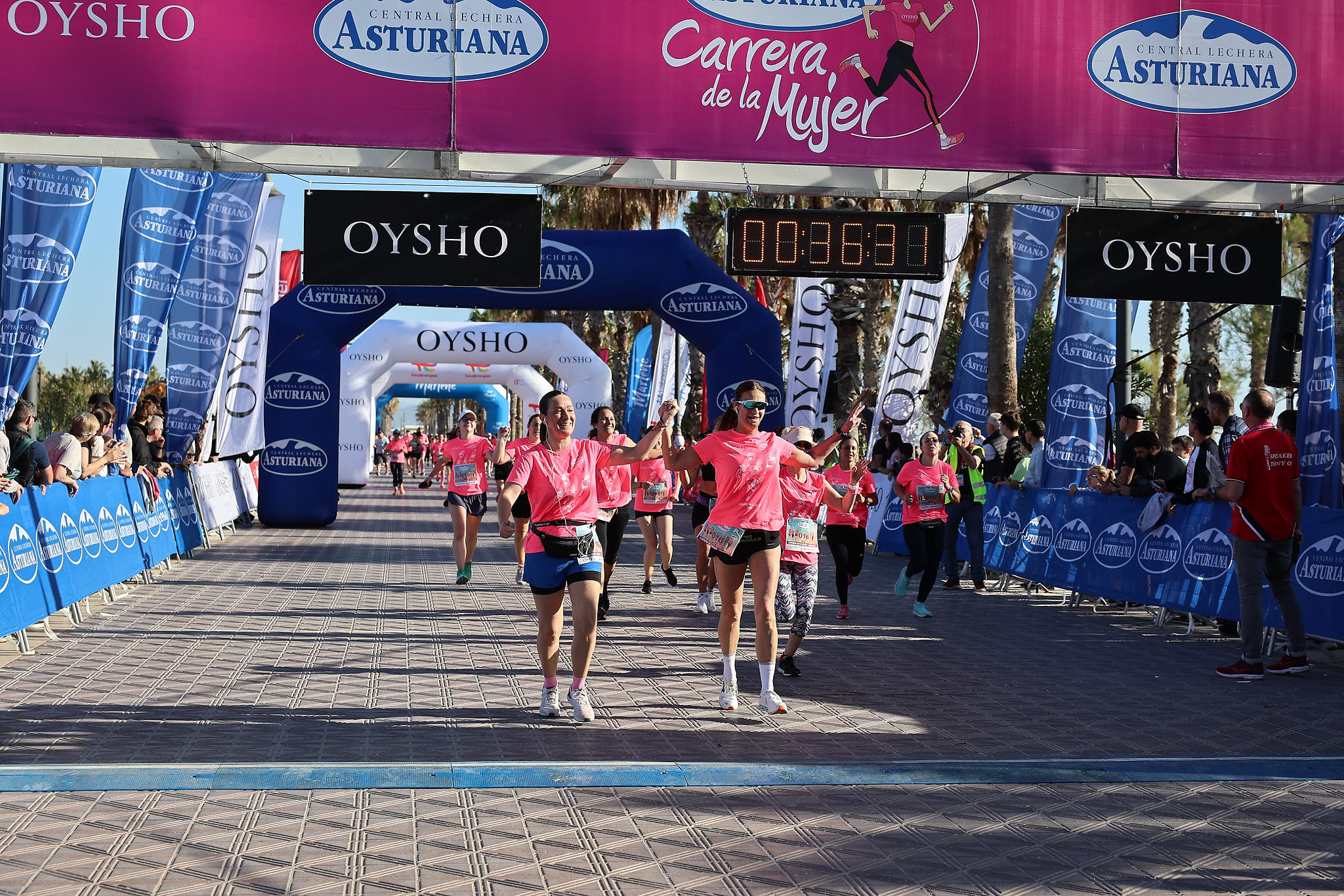 Las mejores fotos de la Carrera de la Mujer Central Lechera Asturiana de Valencia 2024. 0430