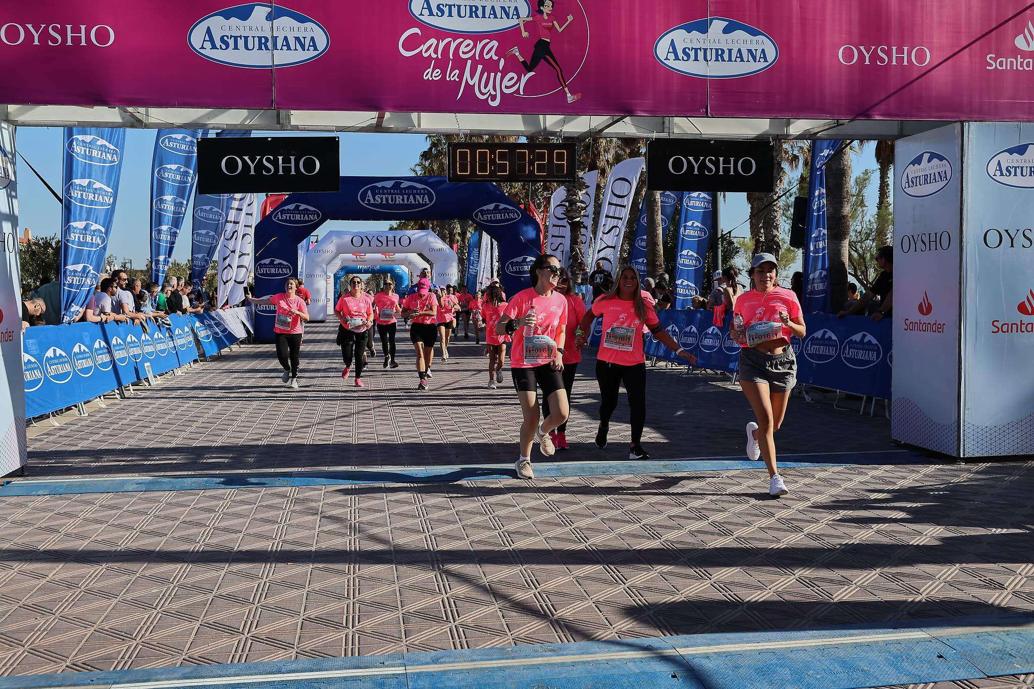 Las mejores fotos de la Carrera de la Mujer Central Lechera Asturiana de Valencia 2024. 1024