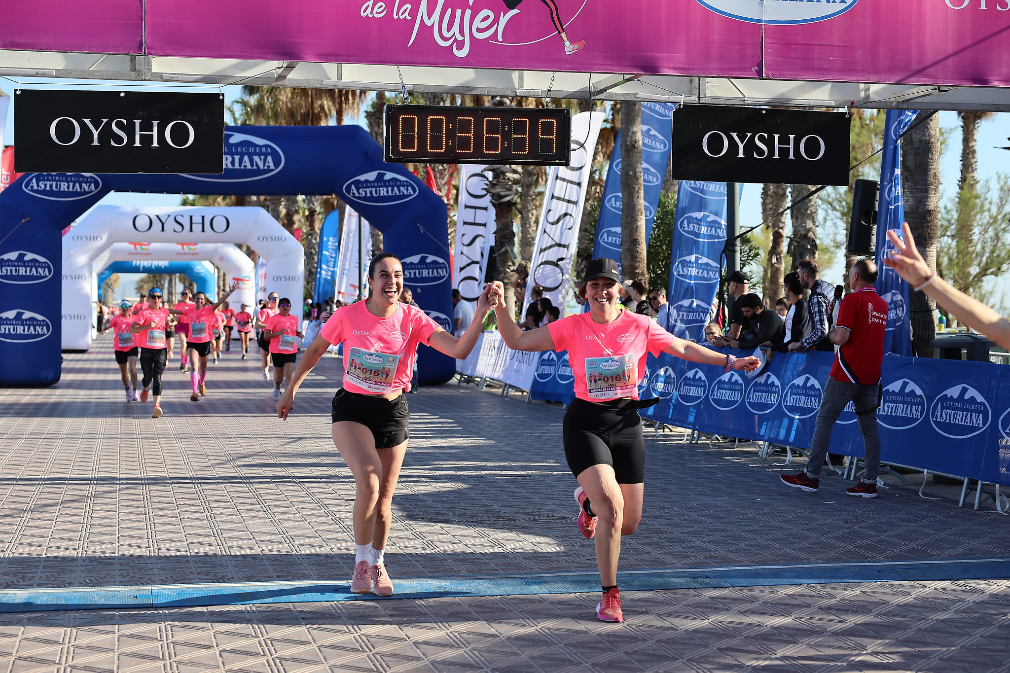 Las mejores fotos de la Carrera de la Mujer Central Lechera Asturiana de Valencia 2024. 0439