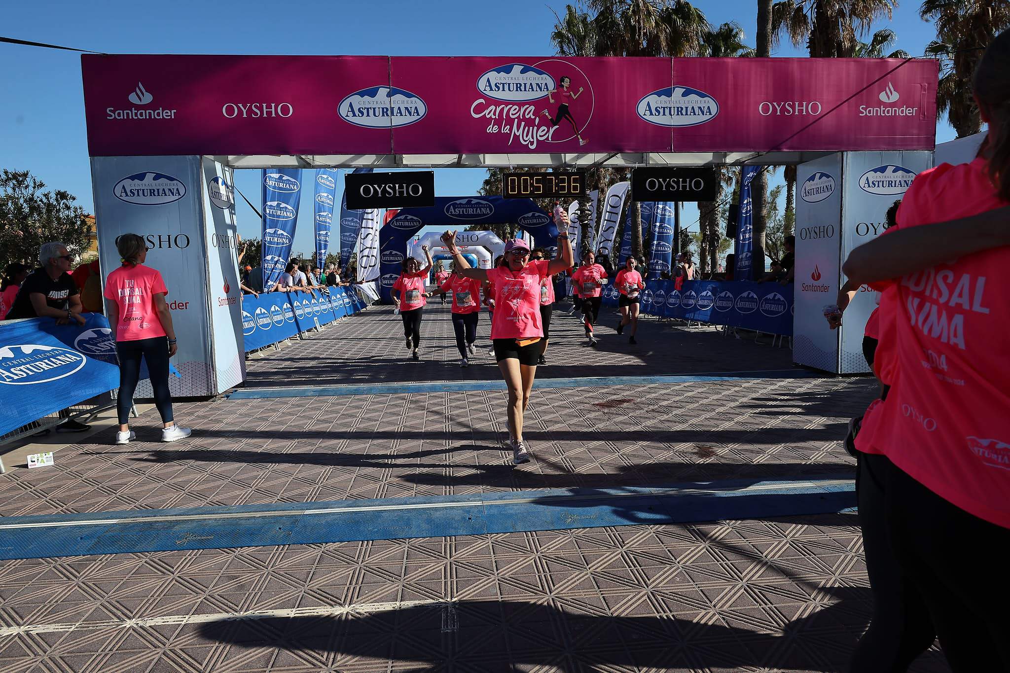 Las mejores fotos de la Carrera de la Mujer Central Lechera Asturiana de Valencia 2024. 1030