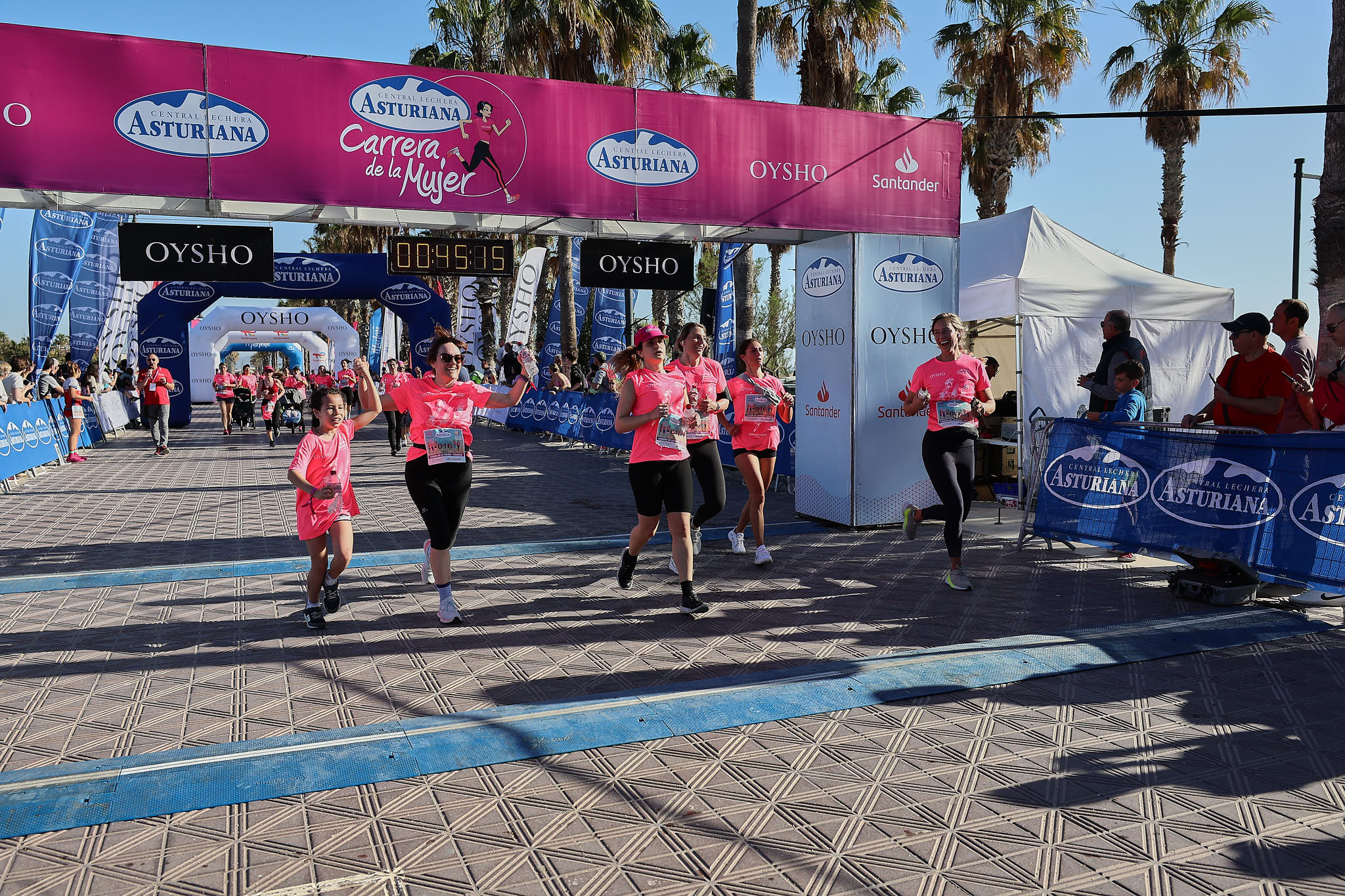 Las mejores fotos de la Carrera de la Mujer Central Lechera Asturiana de Valencia 2024. 0735