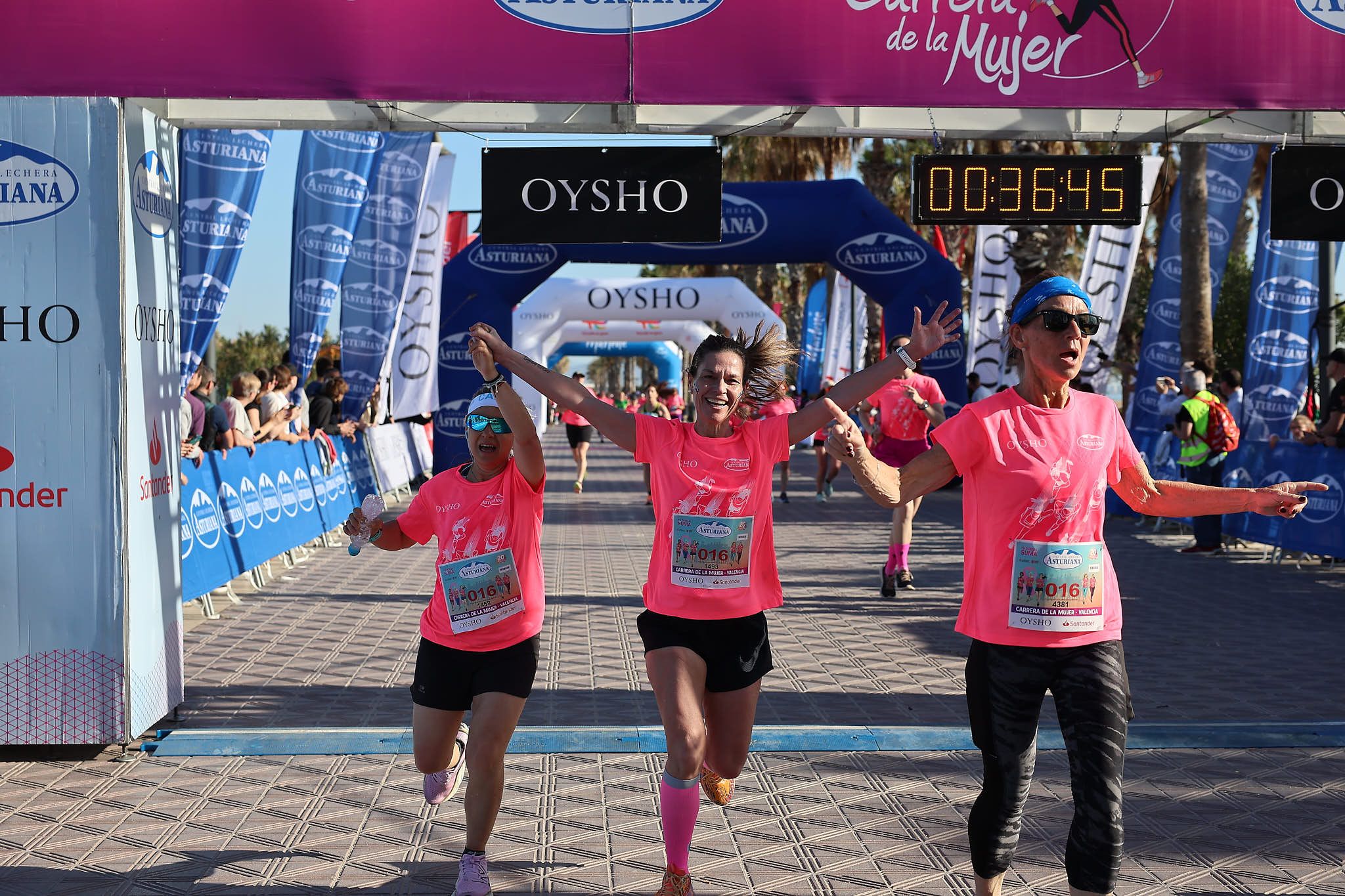 Las mejores fotos de la Carrera de la Mujer Central Lechera Asturiana de Valencia 2024. 0442