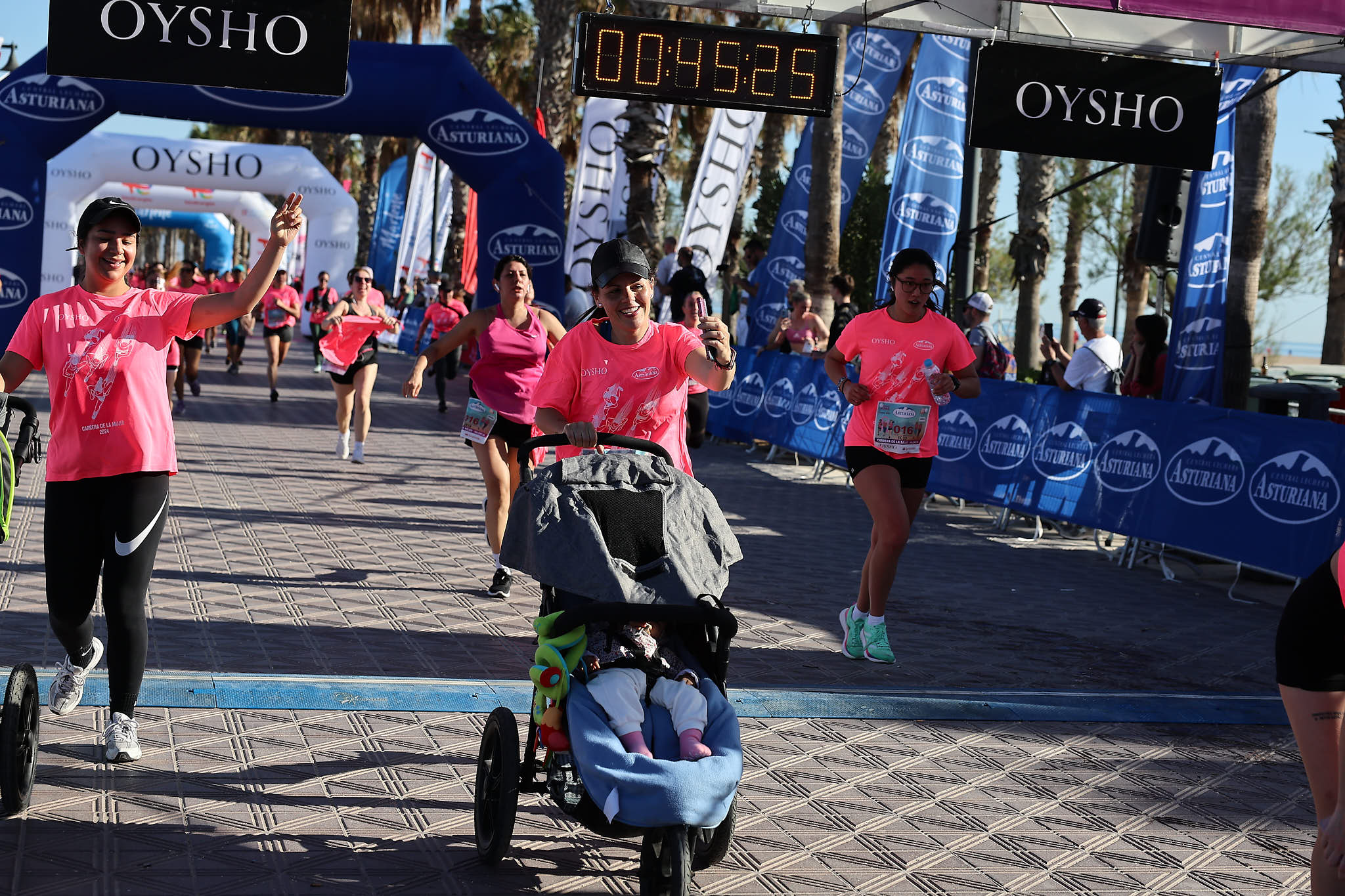 Las mejores fotos de la Carrera de la Mujer Central Lechera Asturiana de Valencia 2024. 0741