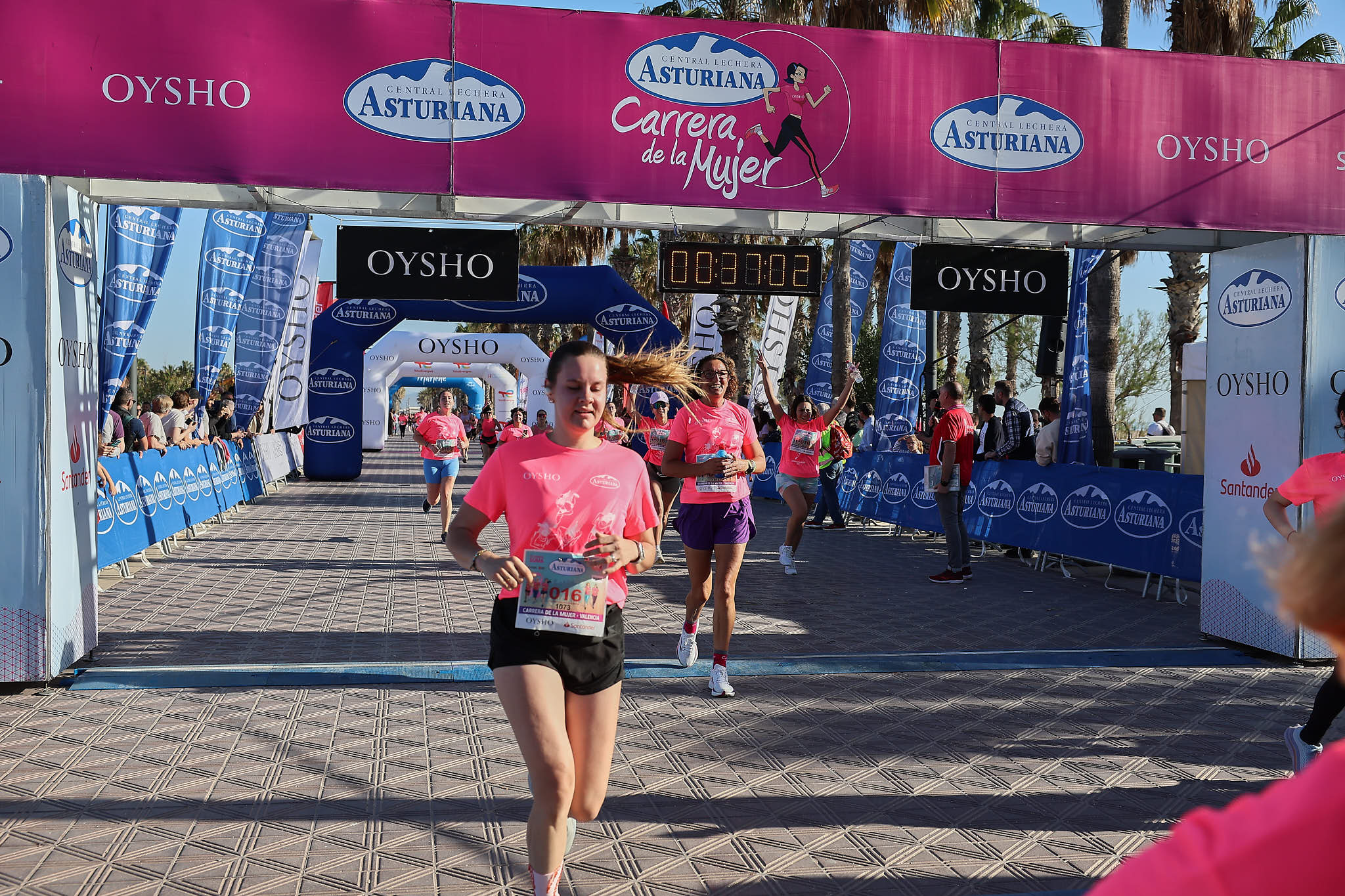 Las mejores fotos de la Carrera de la Mujer Central Lechera Asturiana de Valencia 2024. 0450