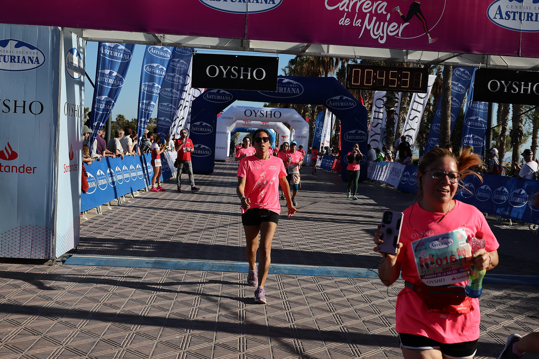 Las mejores fotos de la Carrera de la Mujer Central Lechera Asturiana de Valencia 2024. 0747