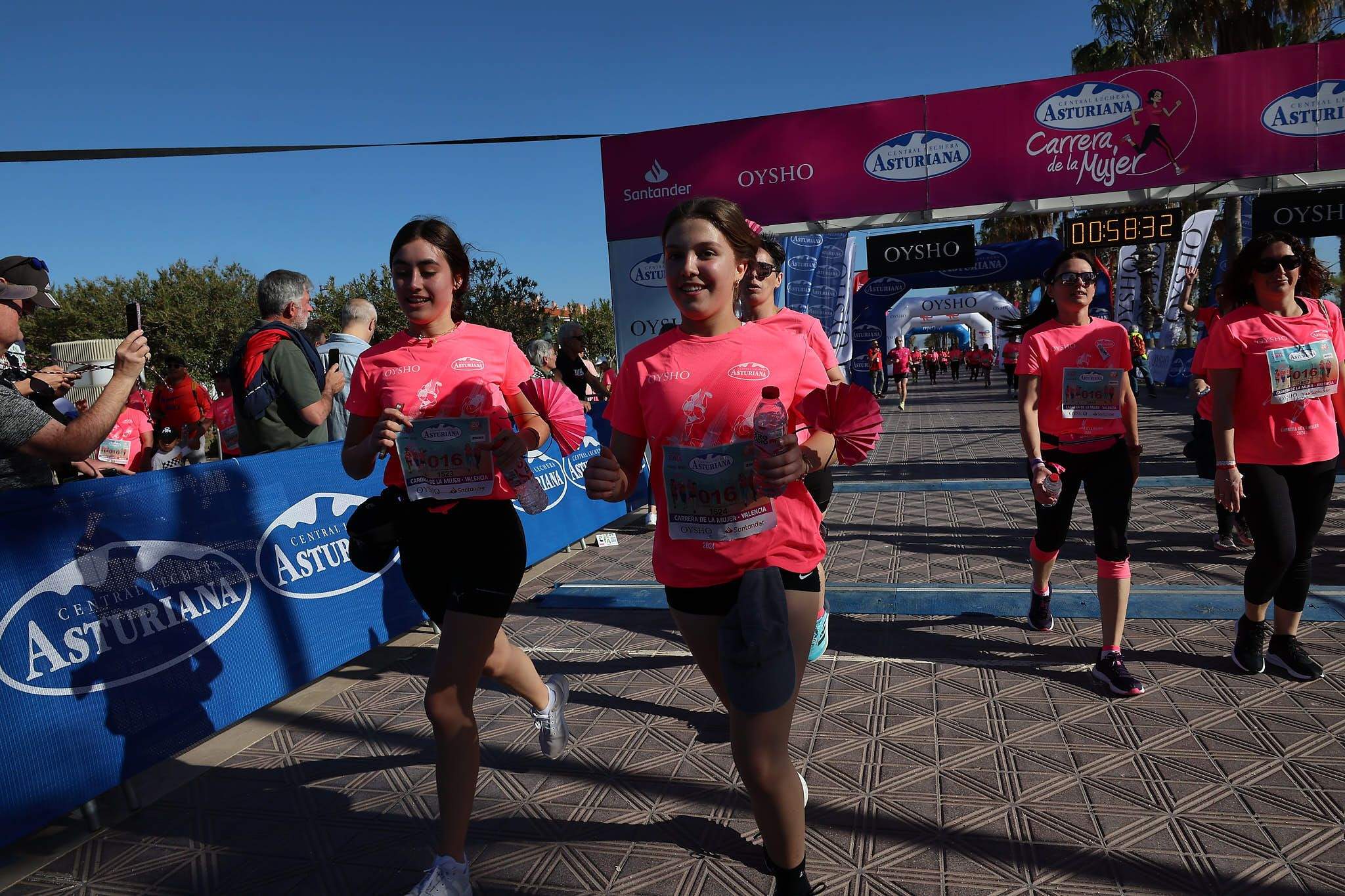 Las mejores fotos de la Carrera de la Mujer Central Lechera Asturiana de Valencia 2024. 1042