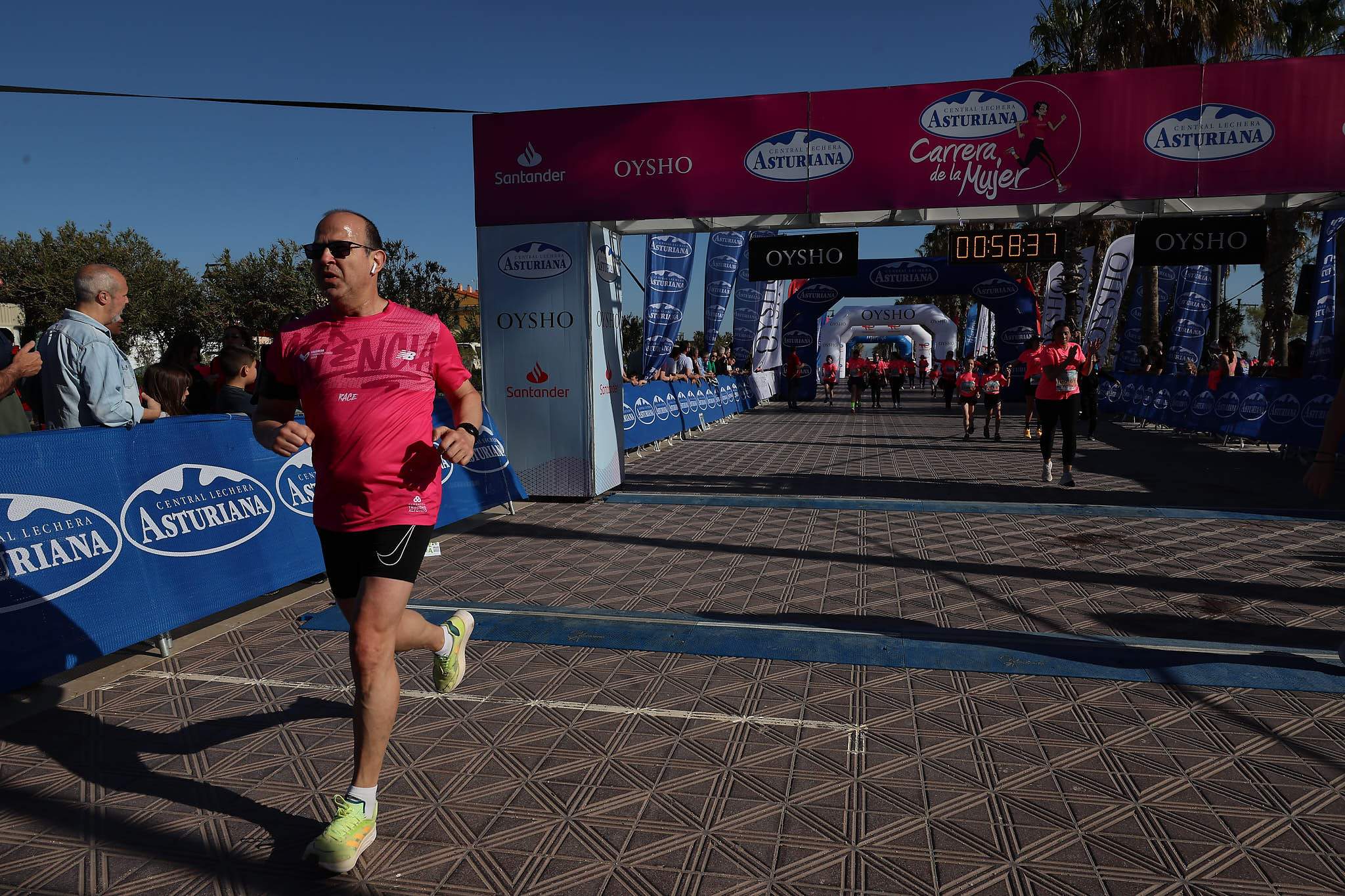 Las mejores fotos de la Carrera de la Mujer Central Lechera Asturiana de Valencia 2024. 1045