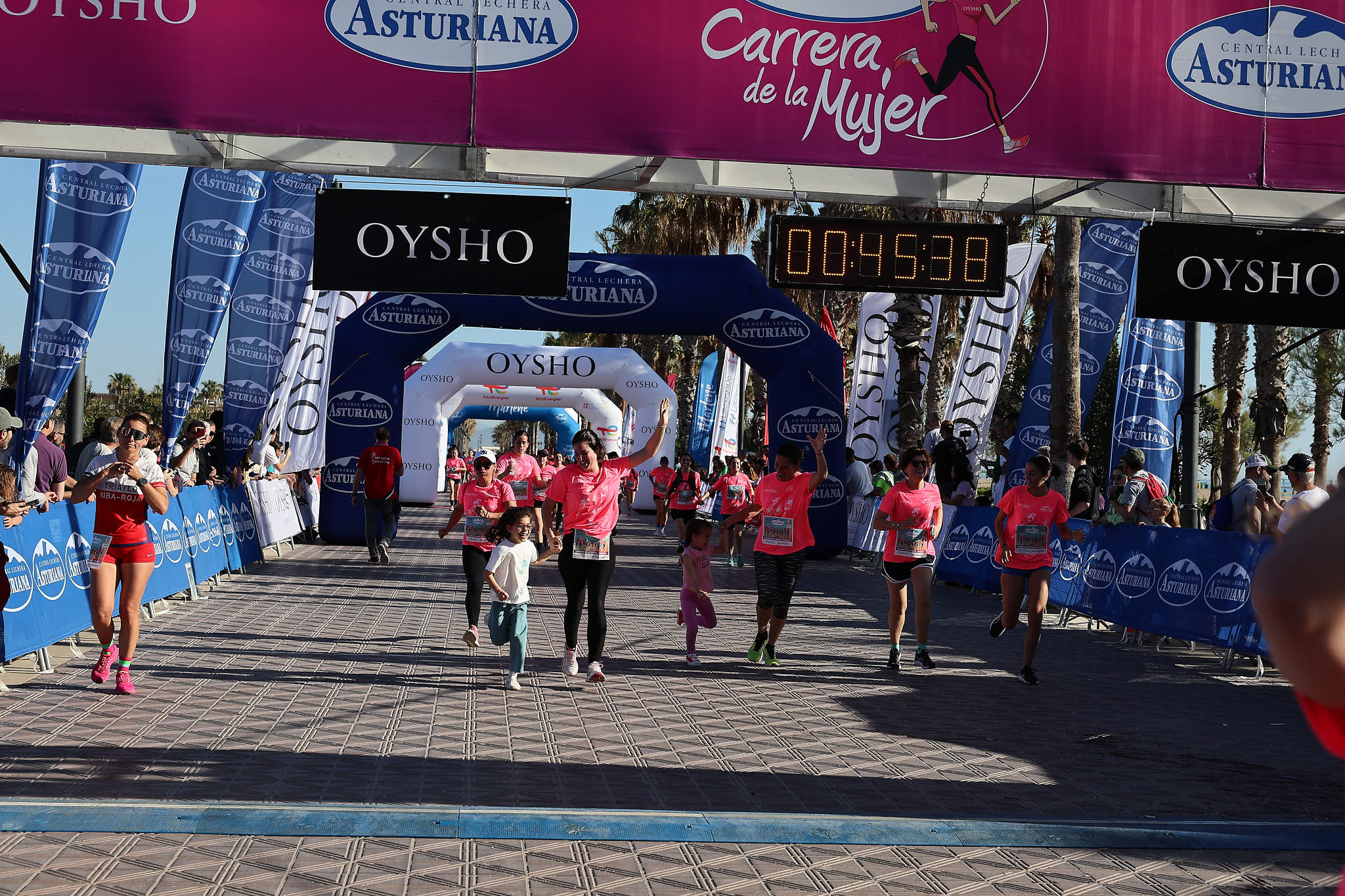 Las mejores fotos de la Carrera de la Mujer Central Lechera Asturiana de Valencia 2024. 0751