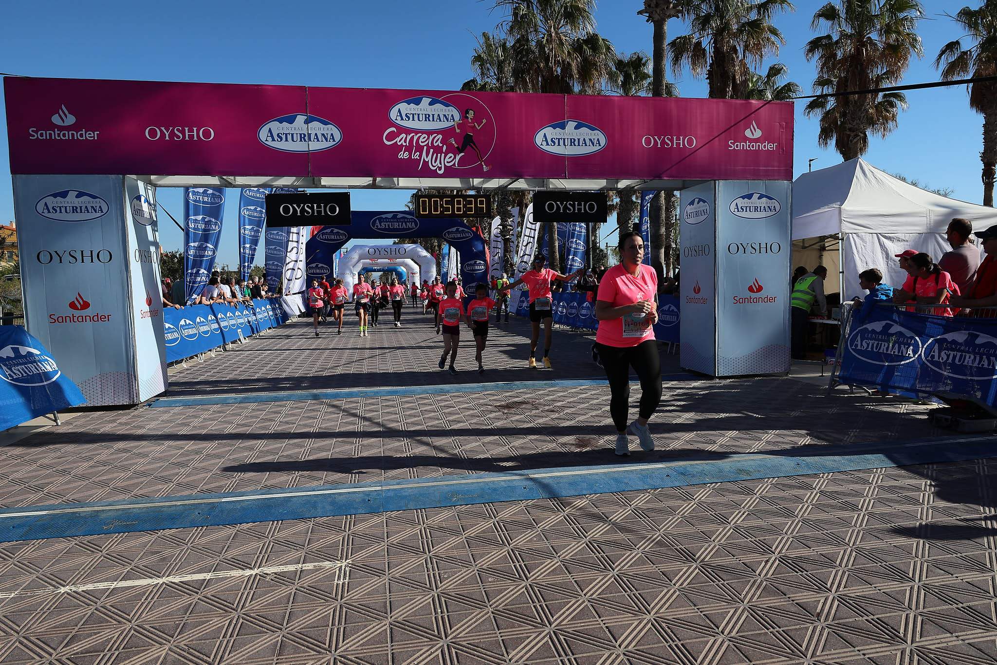 Las mejores fotos de la Carrera de la Mujer Central Lechera Asturiana de Valencia 2024. 1046