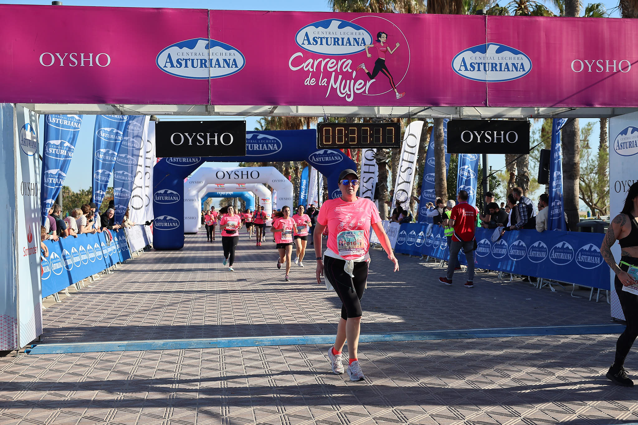 Las mejores fotos de la Carrera de la Mujer Central Lechera Asturiana de Valencia 2024. 0460