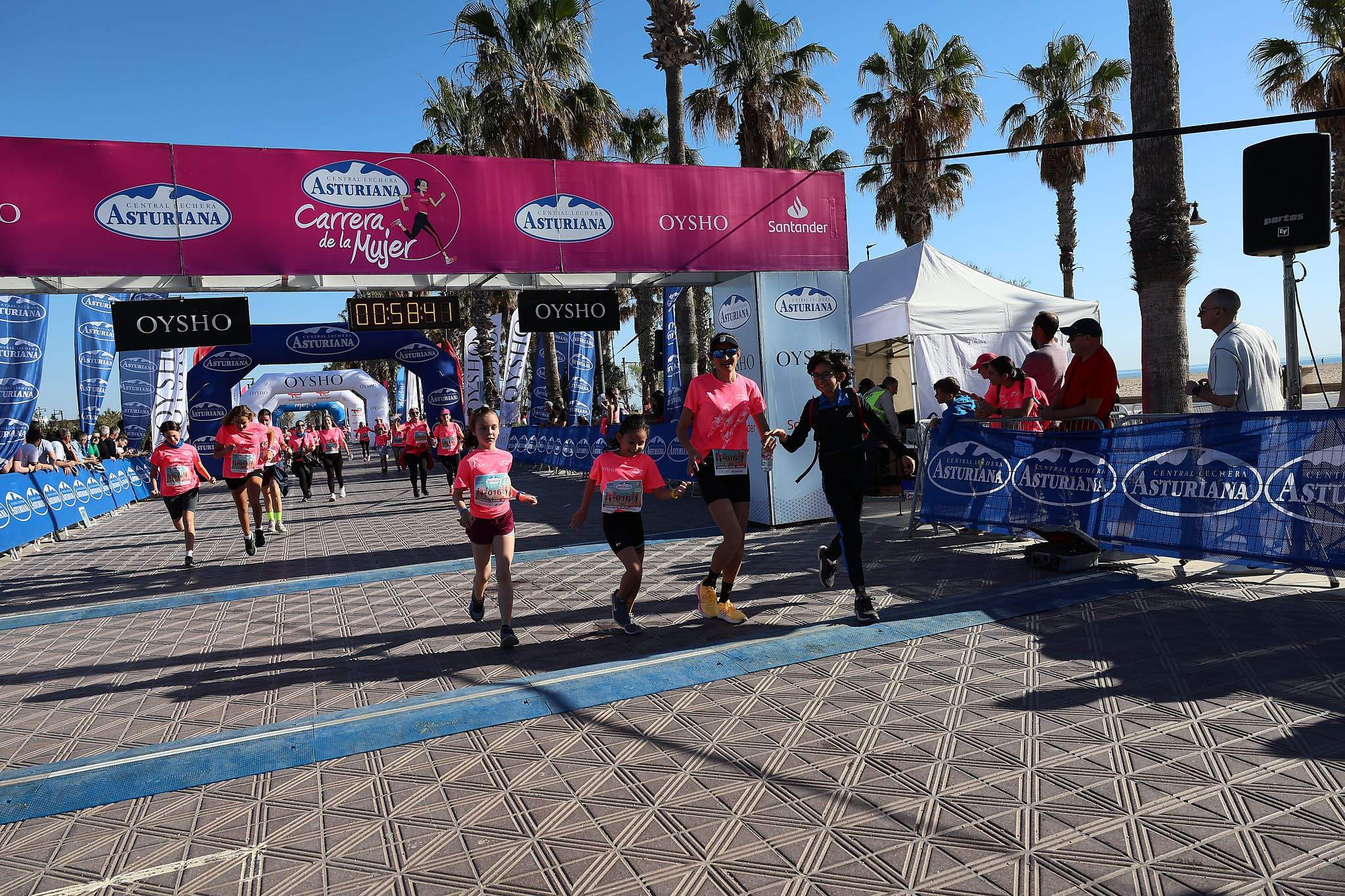 Las mejores fotos de la Carrera de la Mujer Central Lechera Asturiana de Valencia 2024. 1047