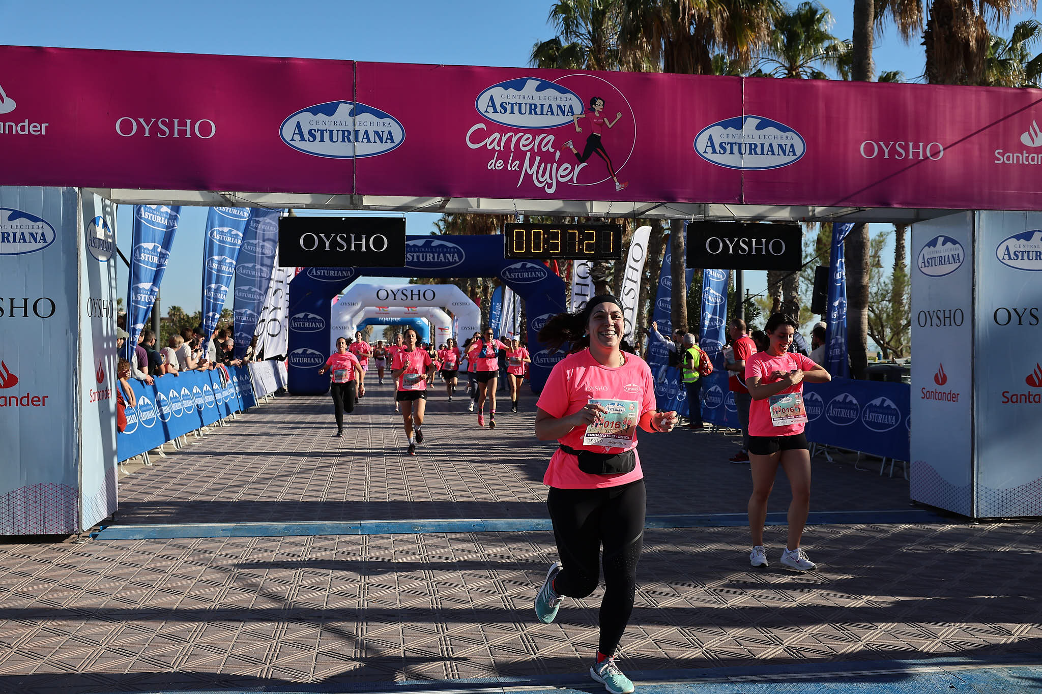 Las mejores fotos de la Carrera de la Mujer Central Lechera Asturiana de Valencia 2024. 0462