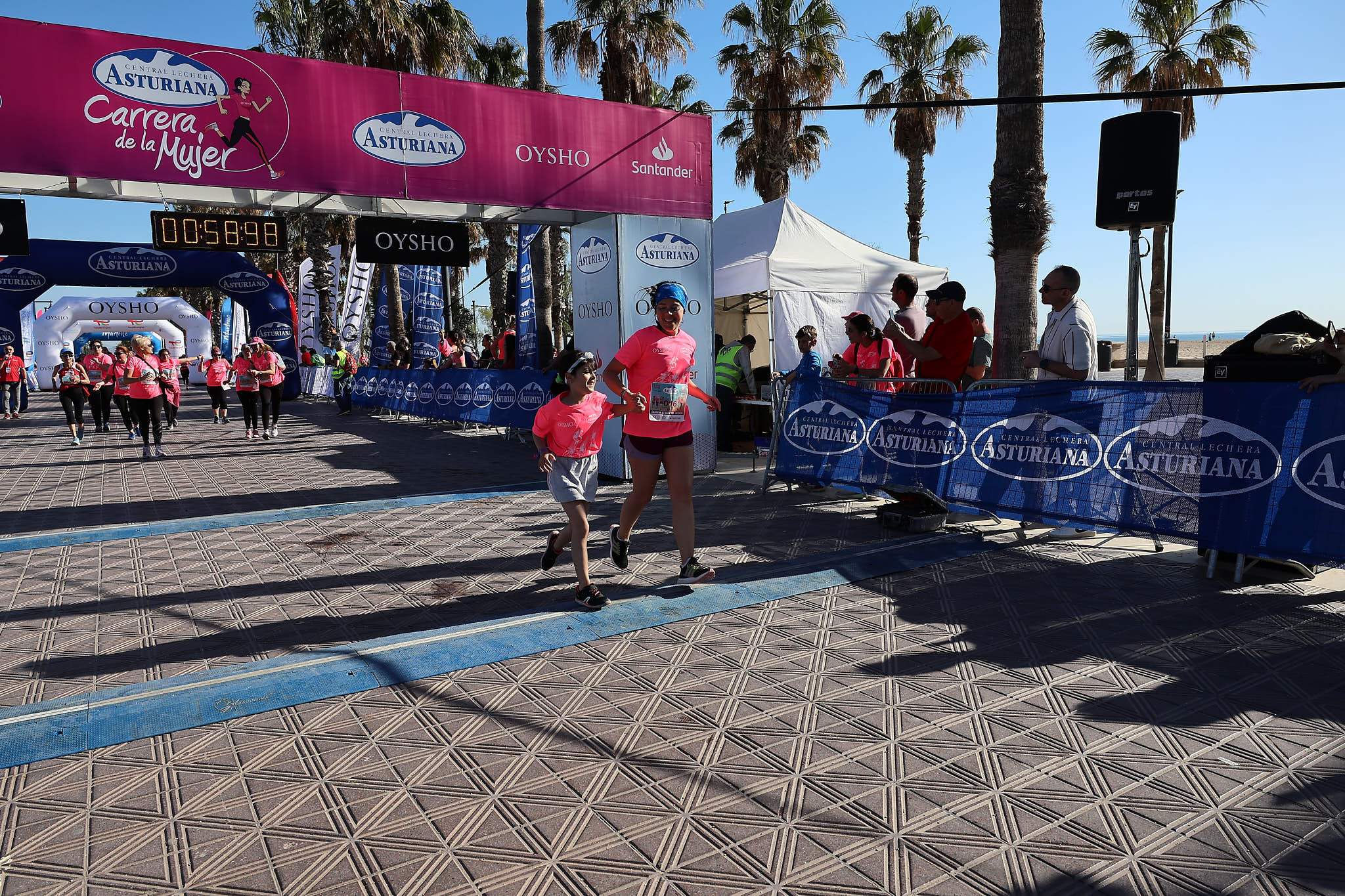 Las mejores fotos de la Carrera de la Mujer Central Lechera Asturiana de Valencia 2024. 1051