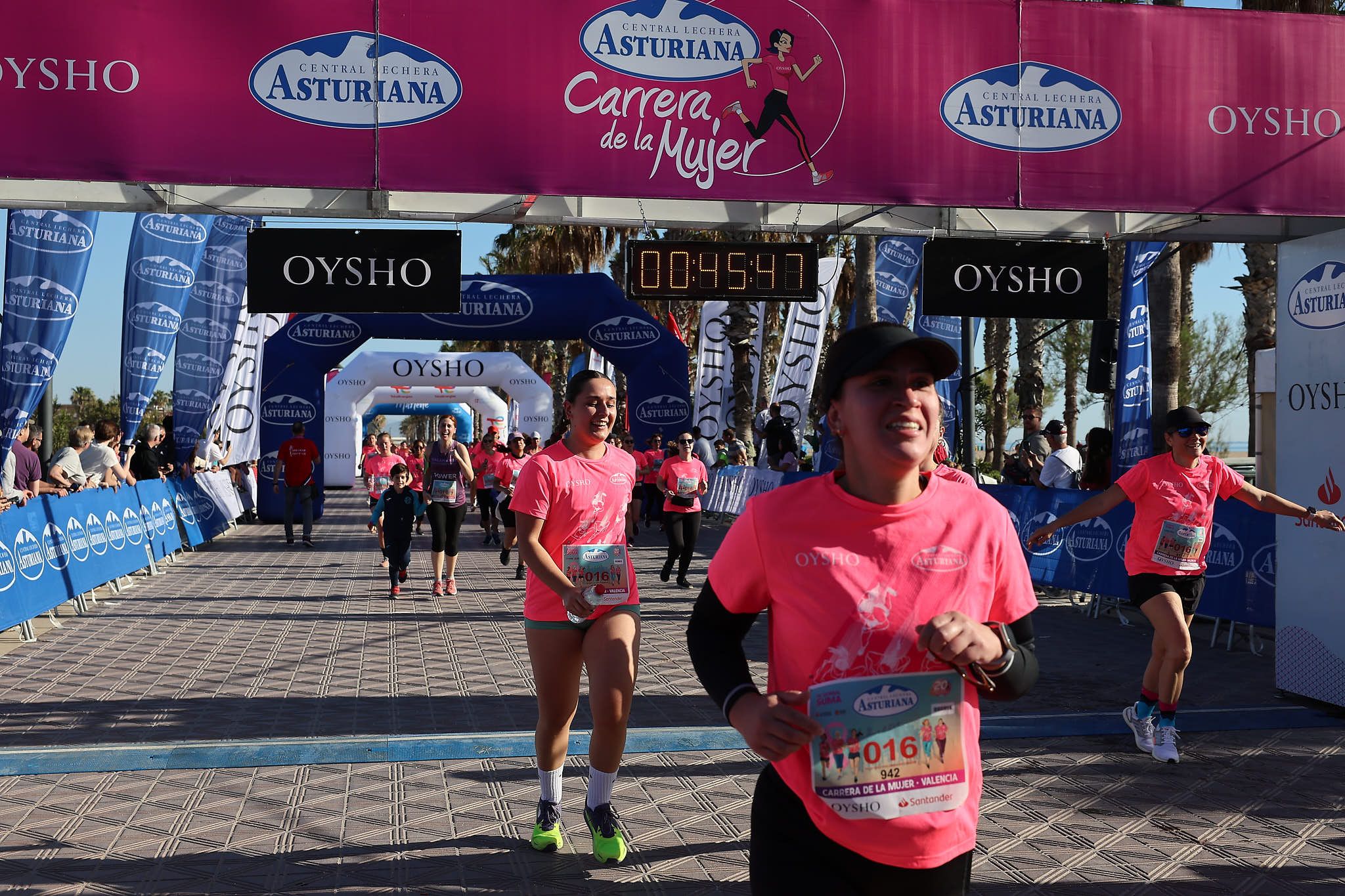 Las mejores fotos de la Carrera de la Mujer Central Lechera Asturiana de Valencia 2024. 0757
