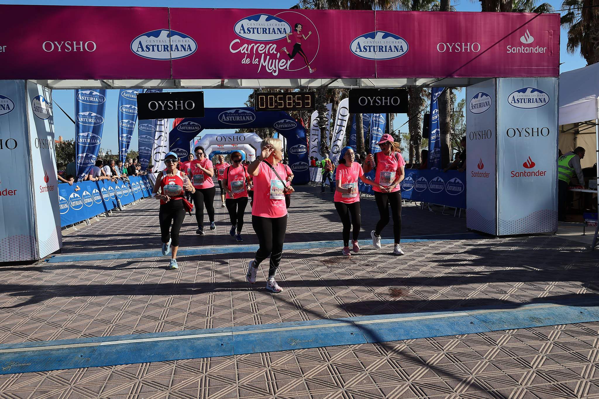 Las mejores fotos de la Carrera de la Mujer Central Lechera Asturiana de Valencia 2024. 1052