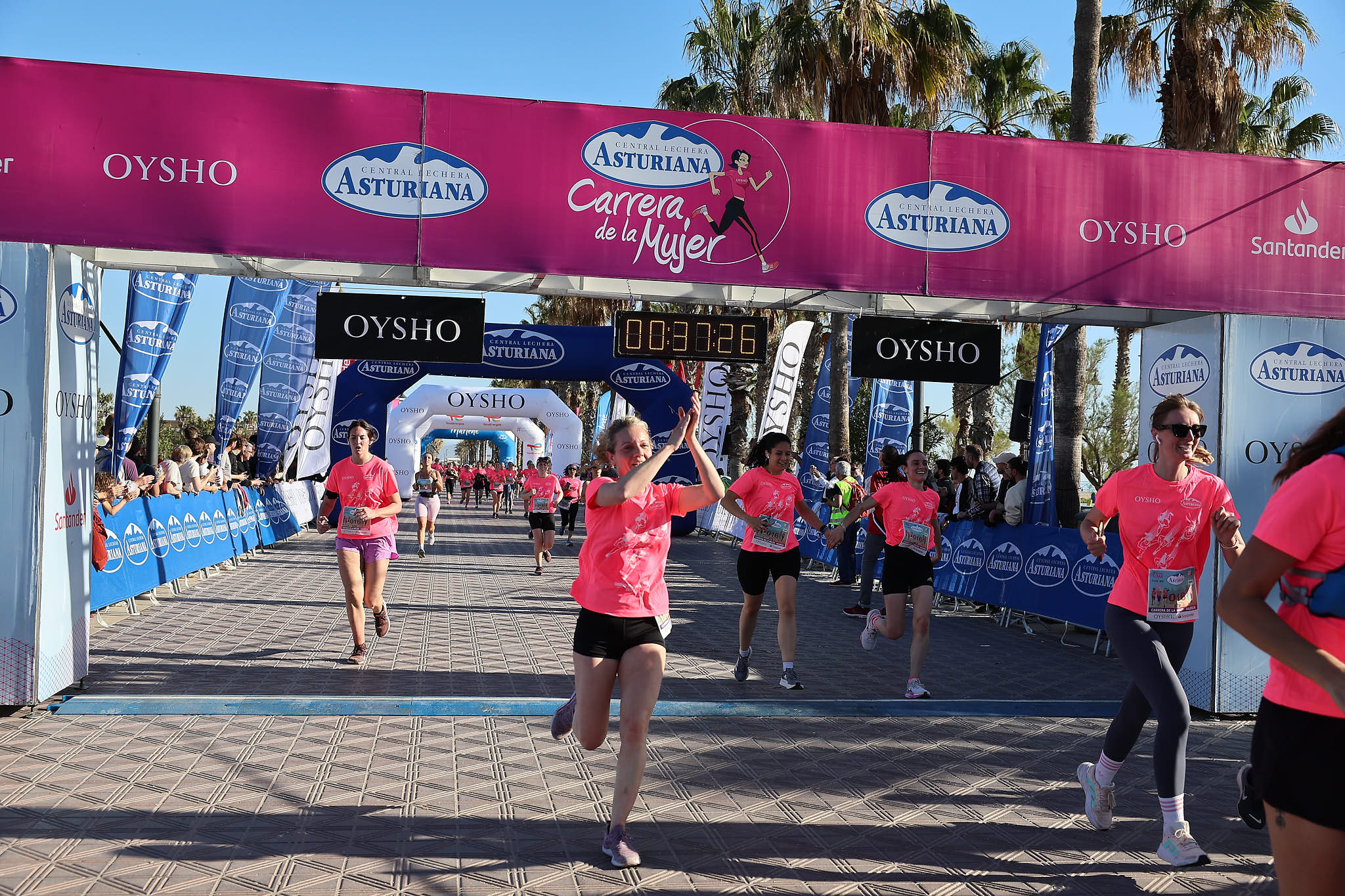Las mejores fotos de la Carrera de la Mujer Central Lechera Asturiana de Valencia 2024. 0466