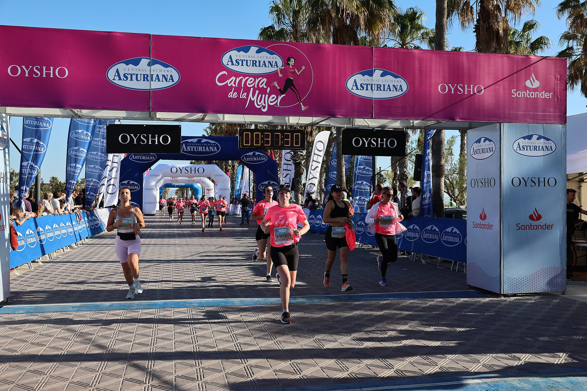 Las mejores fotos de la Carrera de la Mujer Central Lechera Asturiana de Valencia 2024. 0468