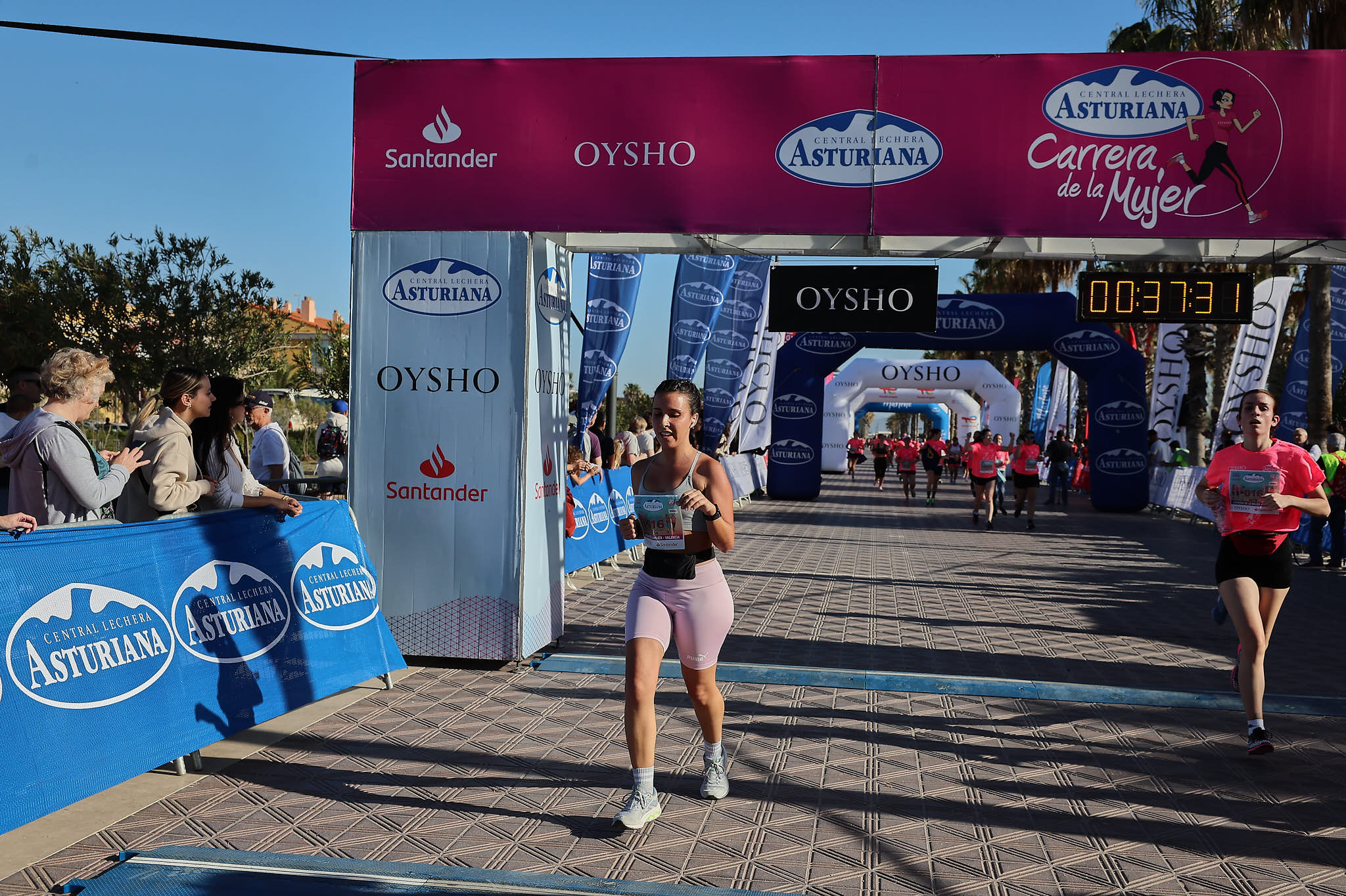 Las mejores fotos de la Carrera de la Mujer Central Lechera Asturiana de Valencia 2024. 0469