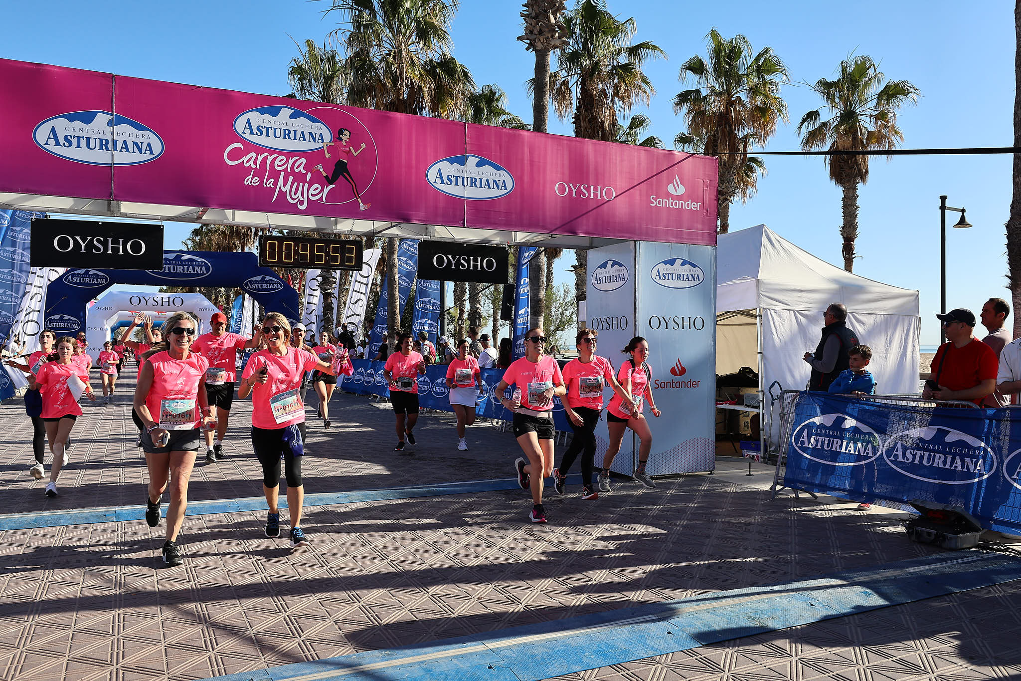 Las mejores fotos de la Carrera de la Mujer Central Lechera Asturiana de Valencia 2024. 0762
