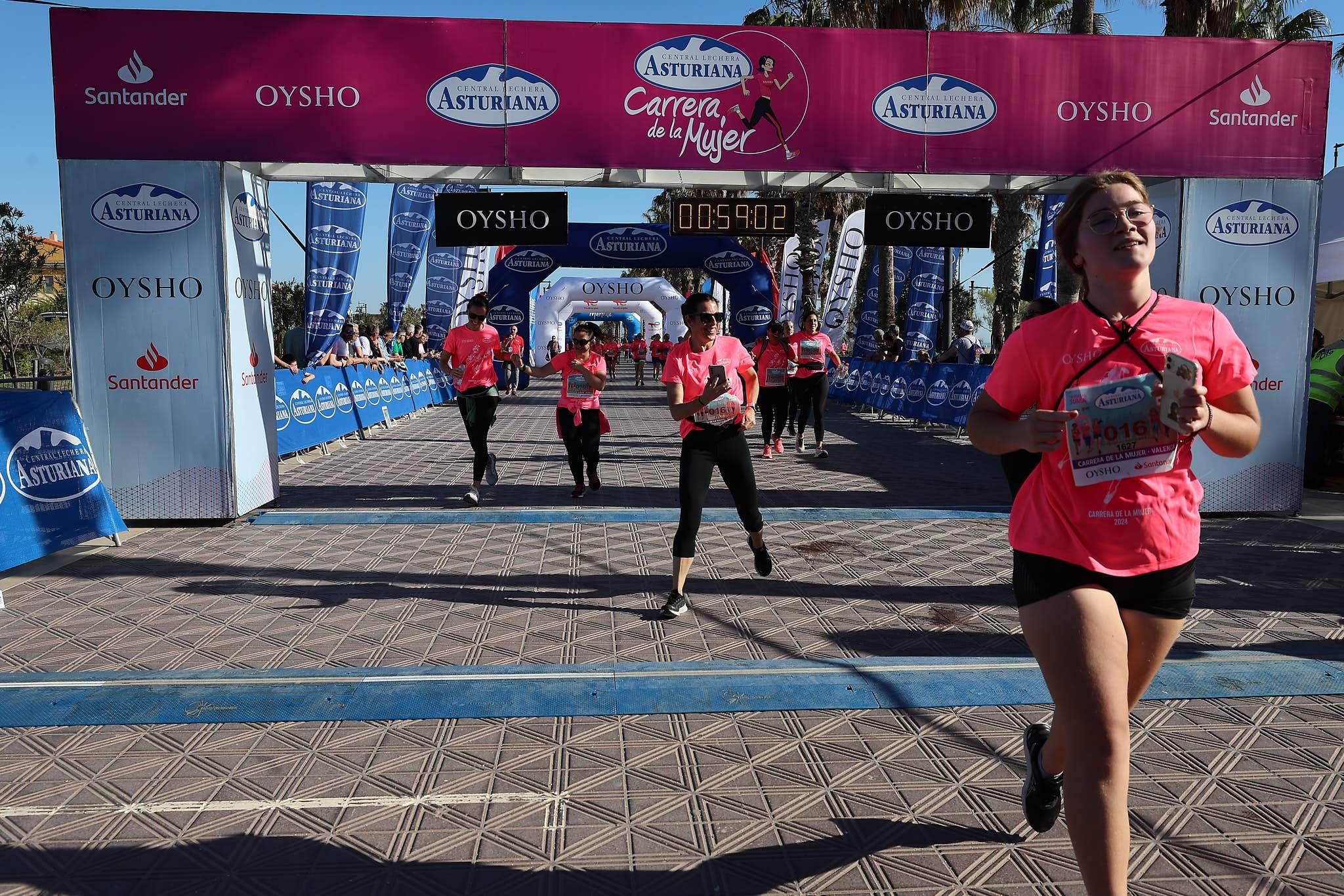 Las mejores fotos de la Carrera de la Mujer Central Lechera Asturiana de Valencia 2024. 1058