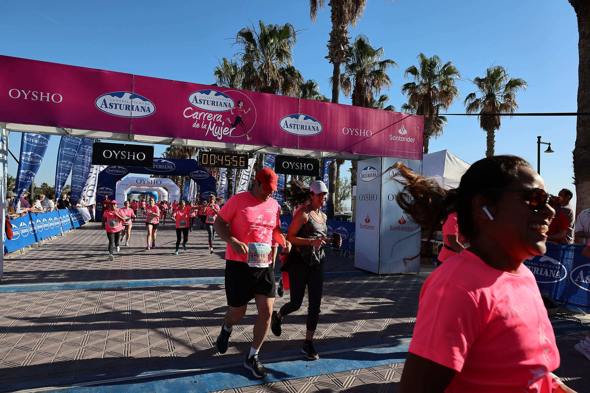 Las mejores fotos de la Carrera de la Mujer Central Lechera Asturiana de Valencia 2024. 0765