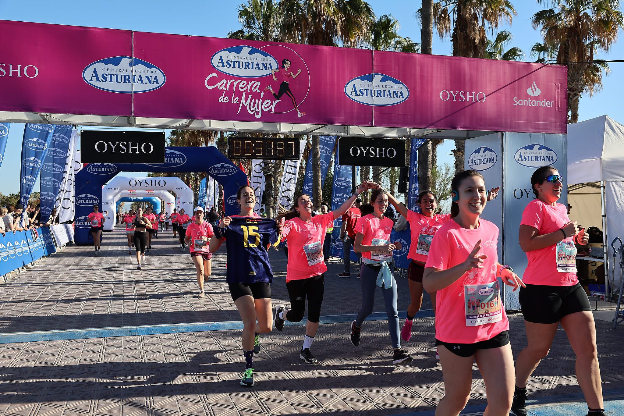 Las mejores fotos de la Carrera de la Mujer Central Lechera Asturiana de Valencia 2024. 0474