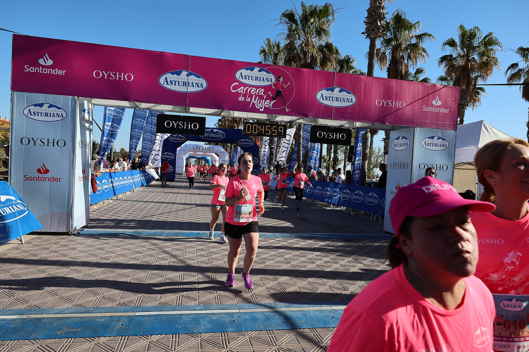 Las mejores fotos de la Carrera de la Mujer Central Lechera Asturiana de Valencia 2024. 0767
