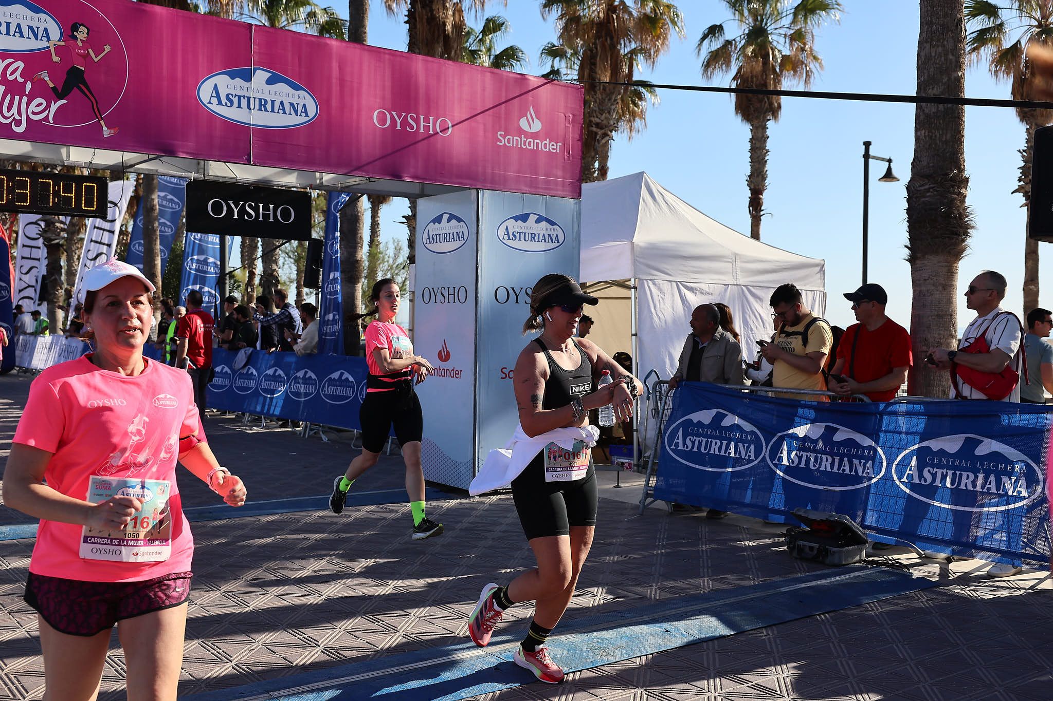 Las mejores fotos de la Carrera de la Mujer Central Lechera Asturiana de Valencia 2024. 0476