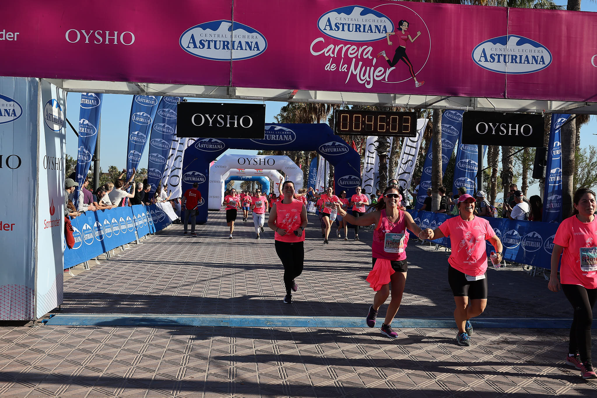 Las mejores fotos de la Carrera de la Mujer Central Lechera Asturiana de Valencia 2024. 0770