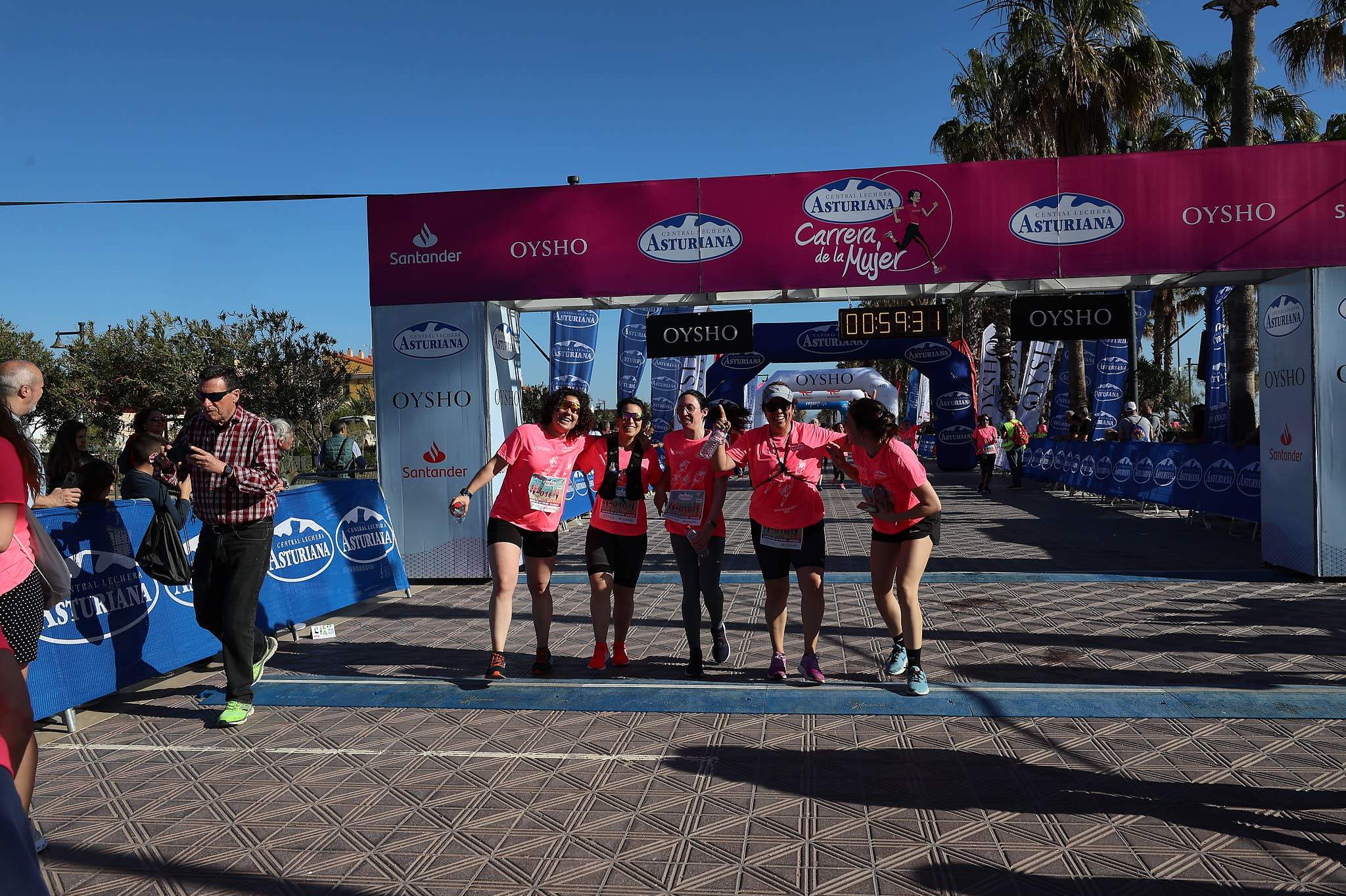 Las mejores fotos de la Carrera de la Mujer Central Lechera Asturiana de Valencia 2024. 1065