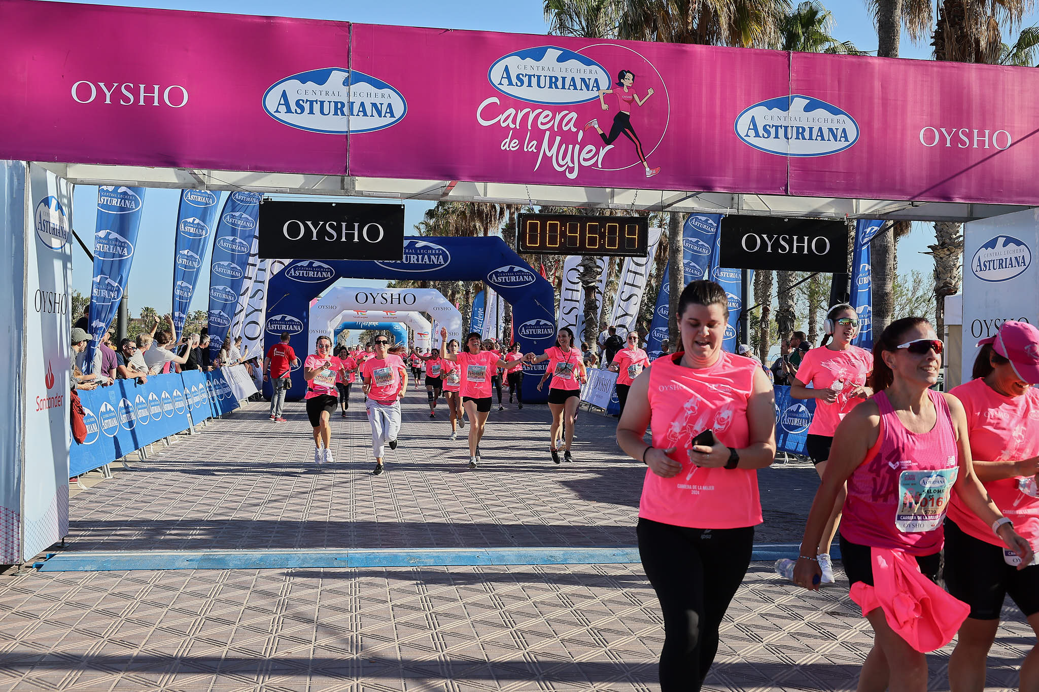 Las mejores fotos de la Carrera de la Mujer Central Lechera Asturiana de Valencia 2024. 0771